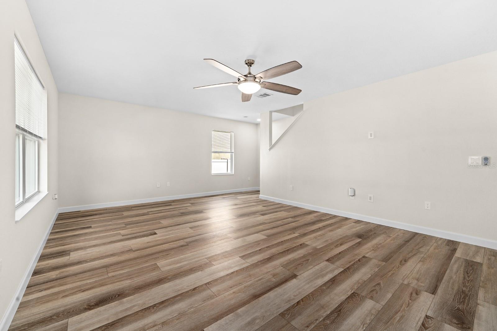 Image 15 of 39 For 9714 Oak Ranch Crescent Court