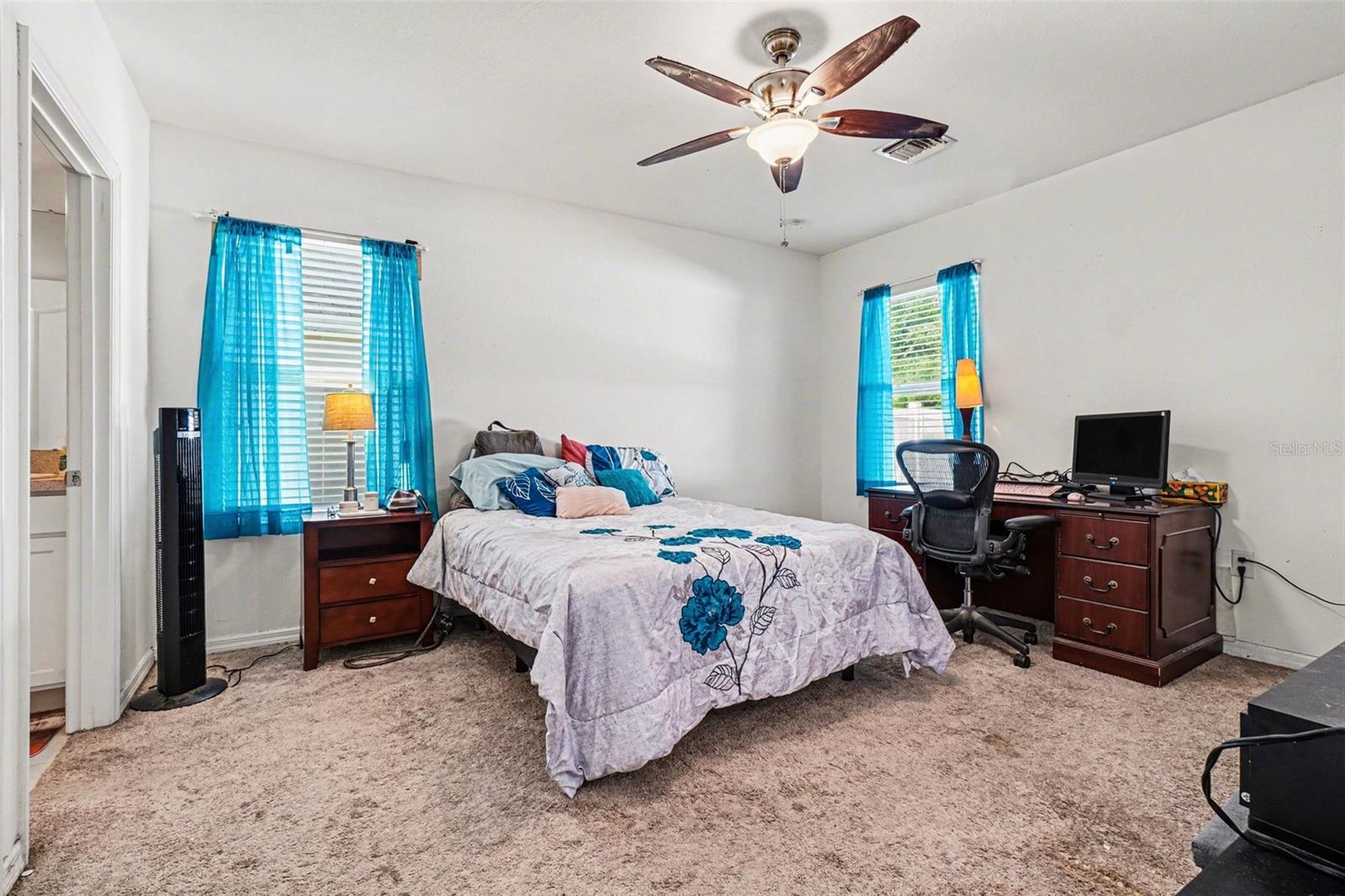 Image 21 of 27 For 5268 11th Street E