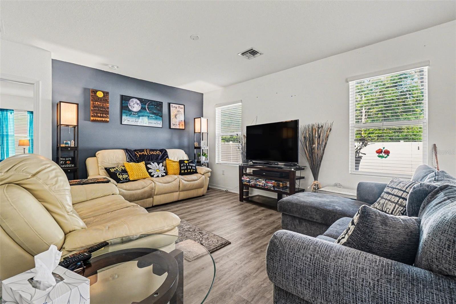 Image 6 of 27 For 5268 11th Street E