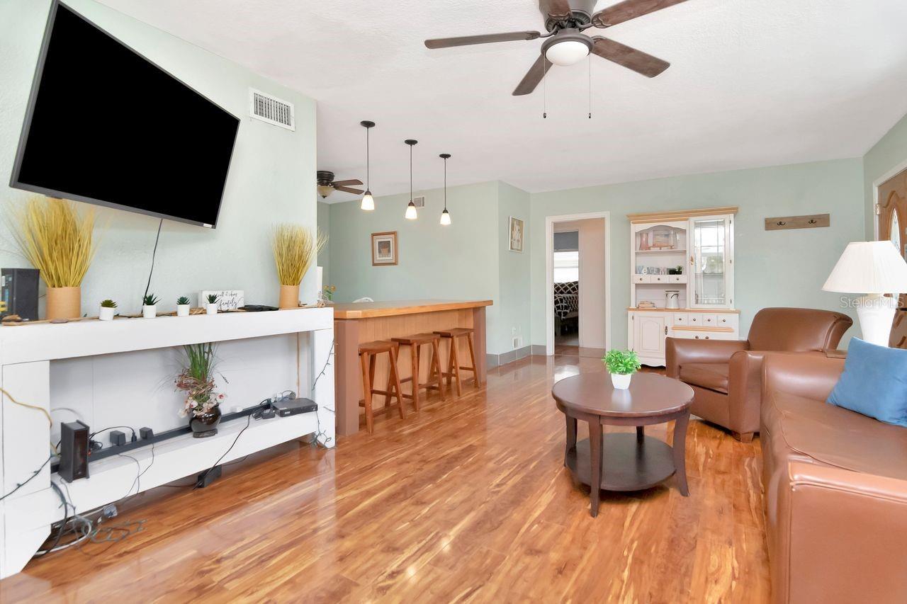 Image 10 of 46 For 305 Baker Avenue