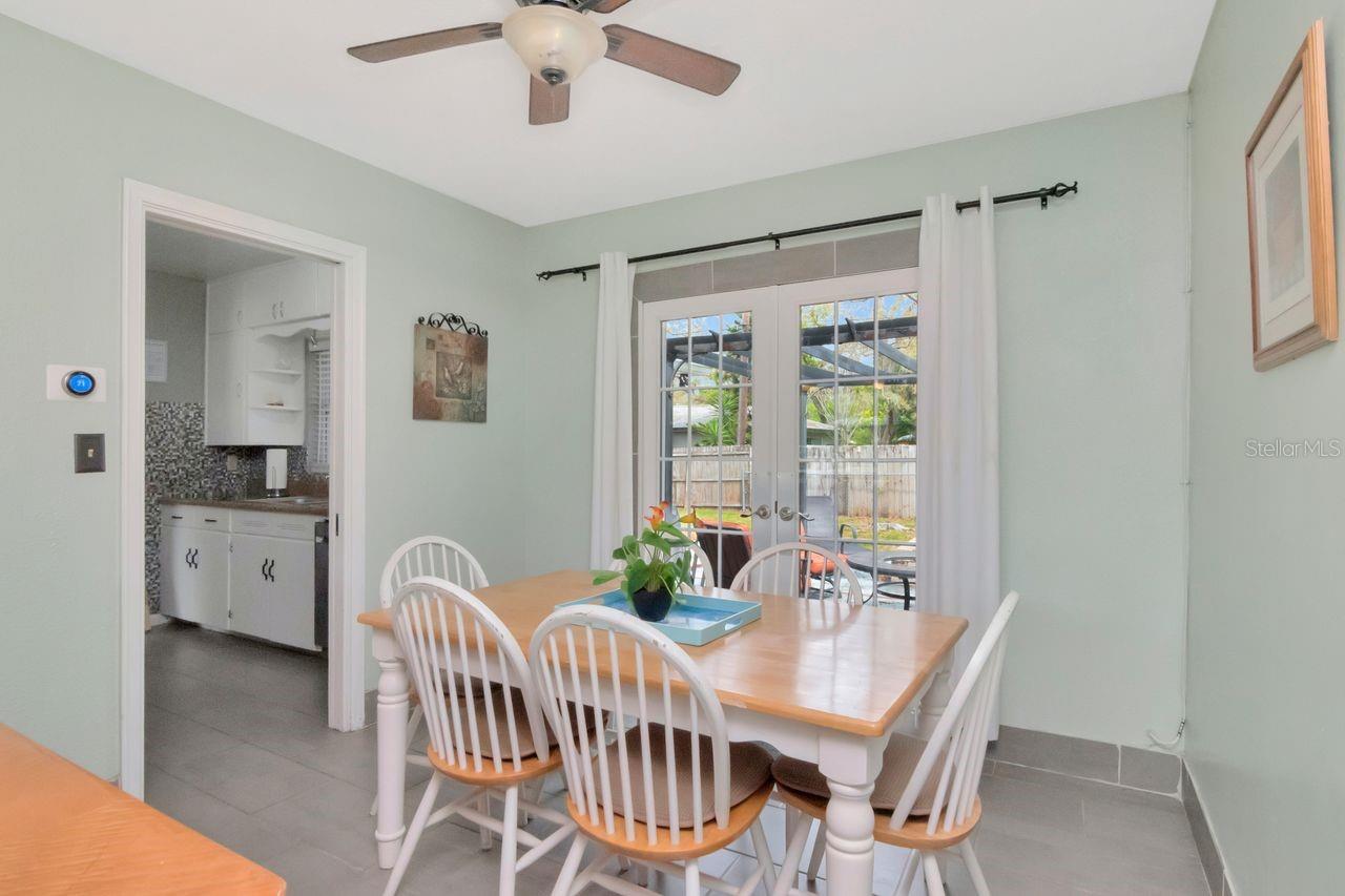 Image 15 of 46 For 305 Baker Avenue