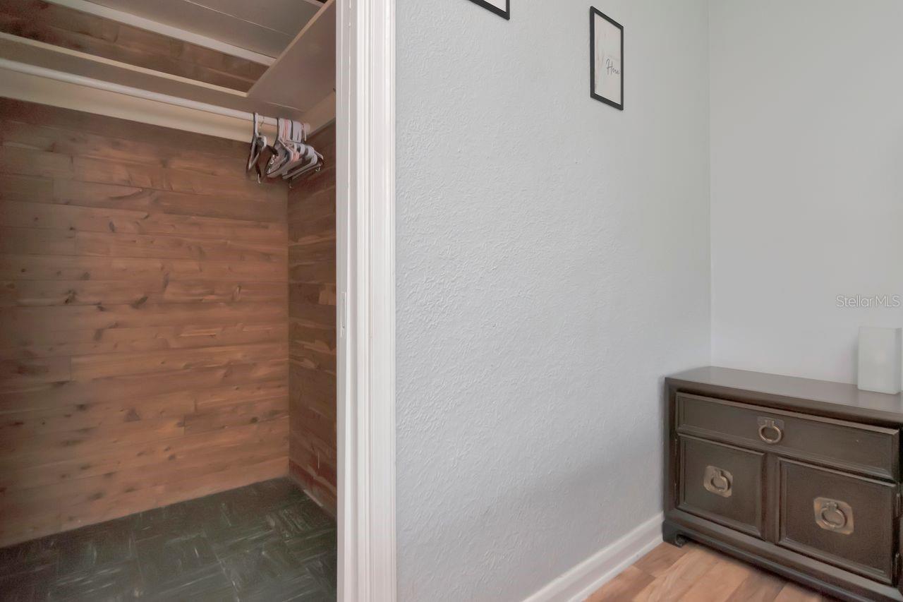 Image 22 of 46 For 305 Baker Avenue