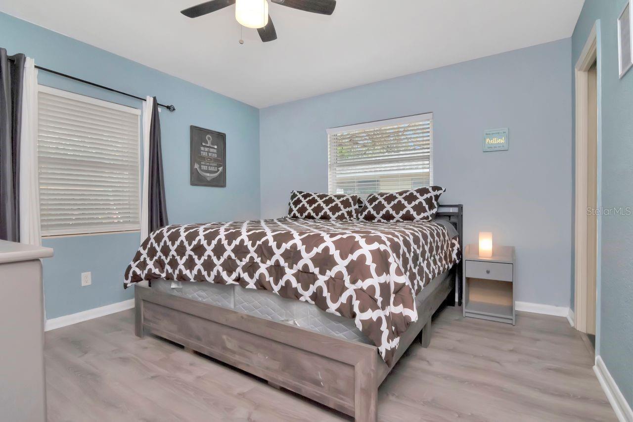 Image 24 of 46 For 305 Baker Avenue