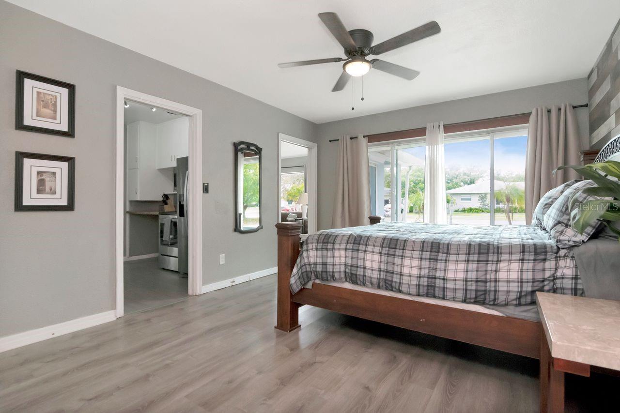 Image 29 of 46 For 305 Baker Avenue