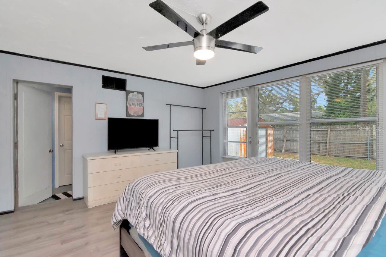 Image 32 of 46 For 305 Baker Avenue