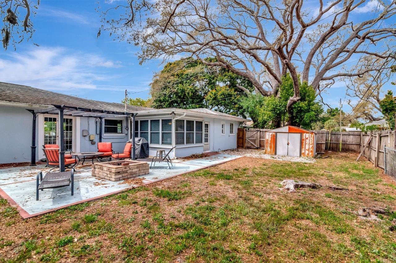 Image 38 of 46 For 305 Baker Avenue