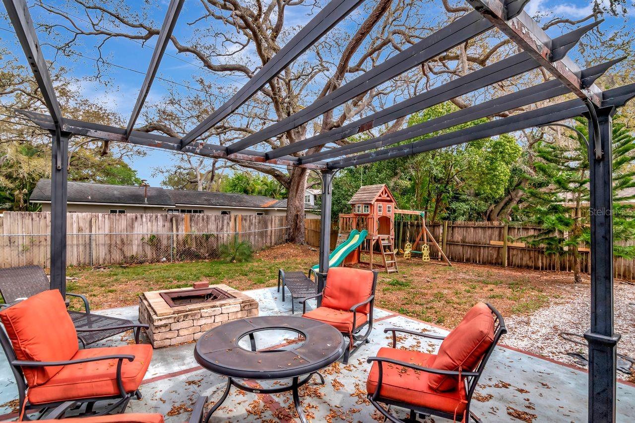 Image 39 of 46 For 305 Baker Avenue