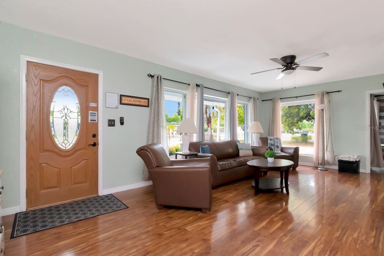 Image 6 of 46 For 305 Baker Avenue