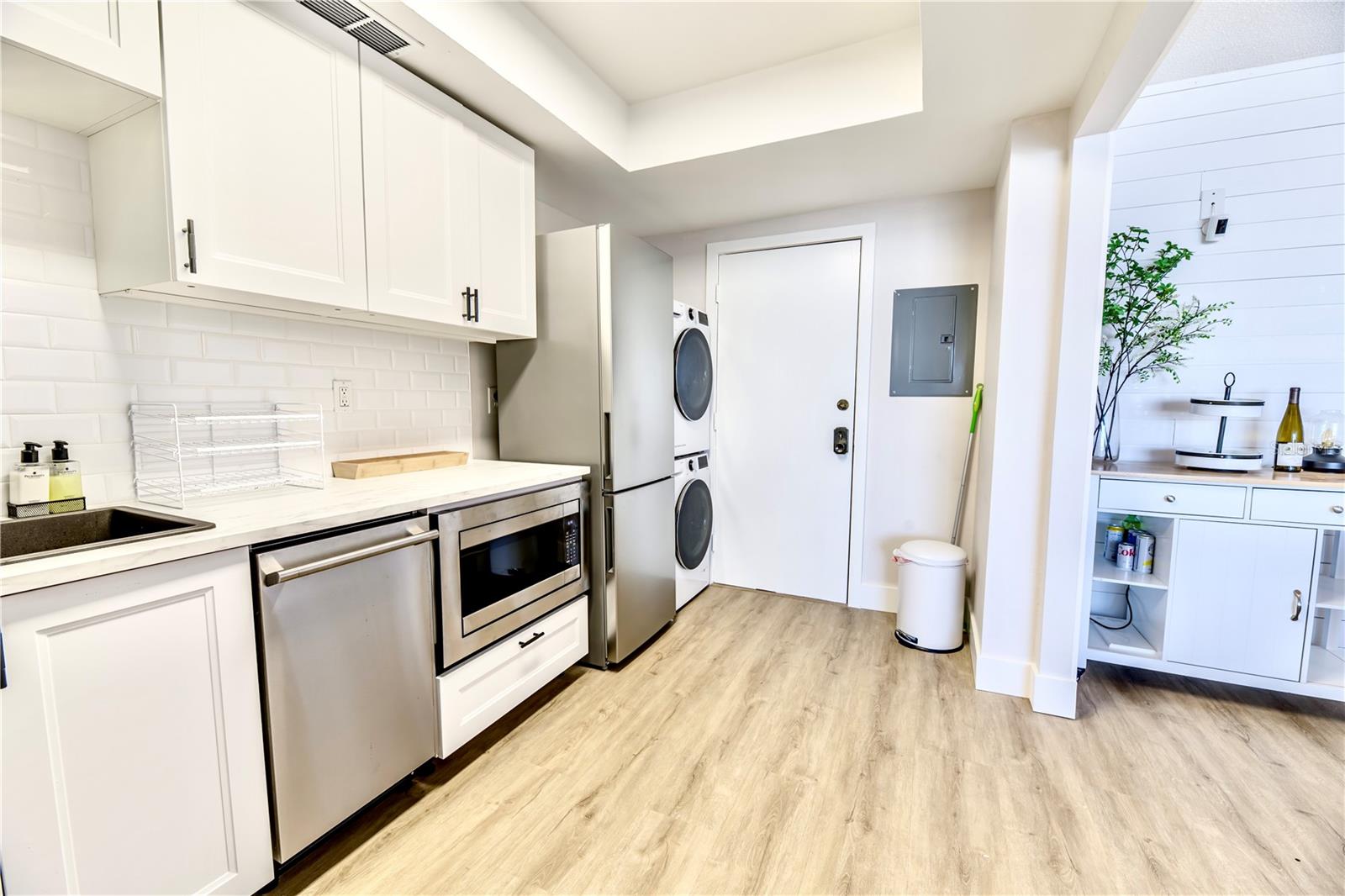 Image 10 of 45 For 100 Pierce Street 1102