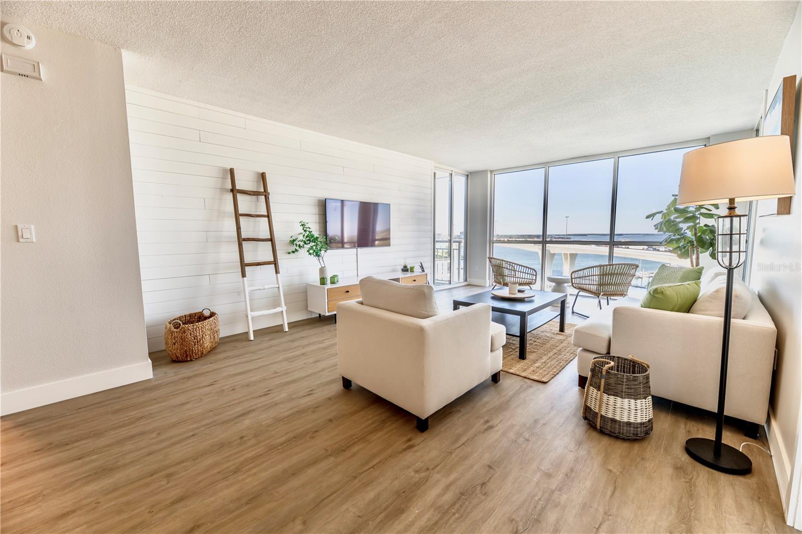 Image 11 of 45 For 100 Pierce Street 1102