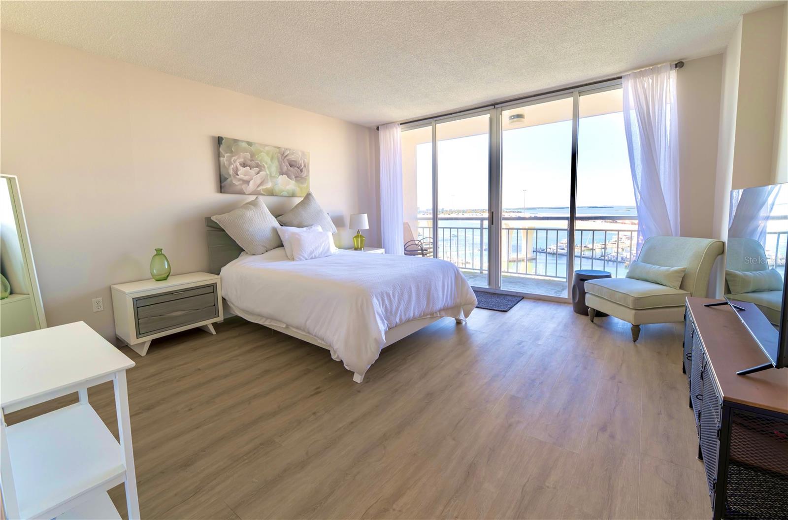 Image 13 of 45 For 100 Pierce Street 1102