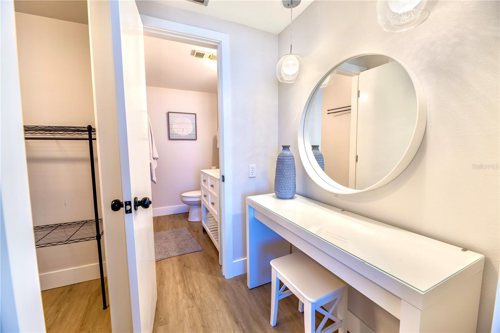 Image 16 of 45 For 100 Pierce Street 1102