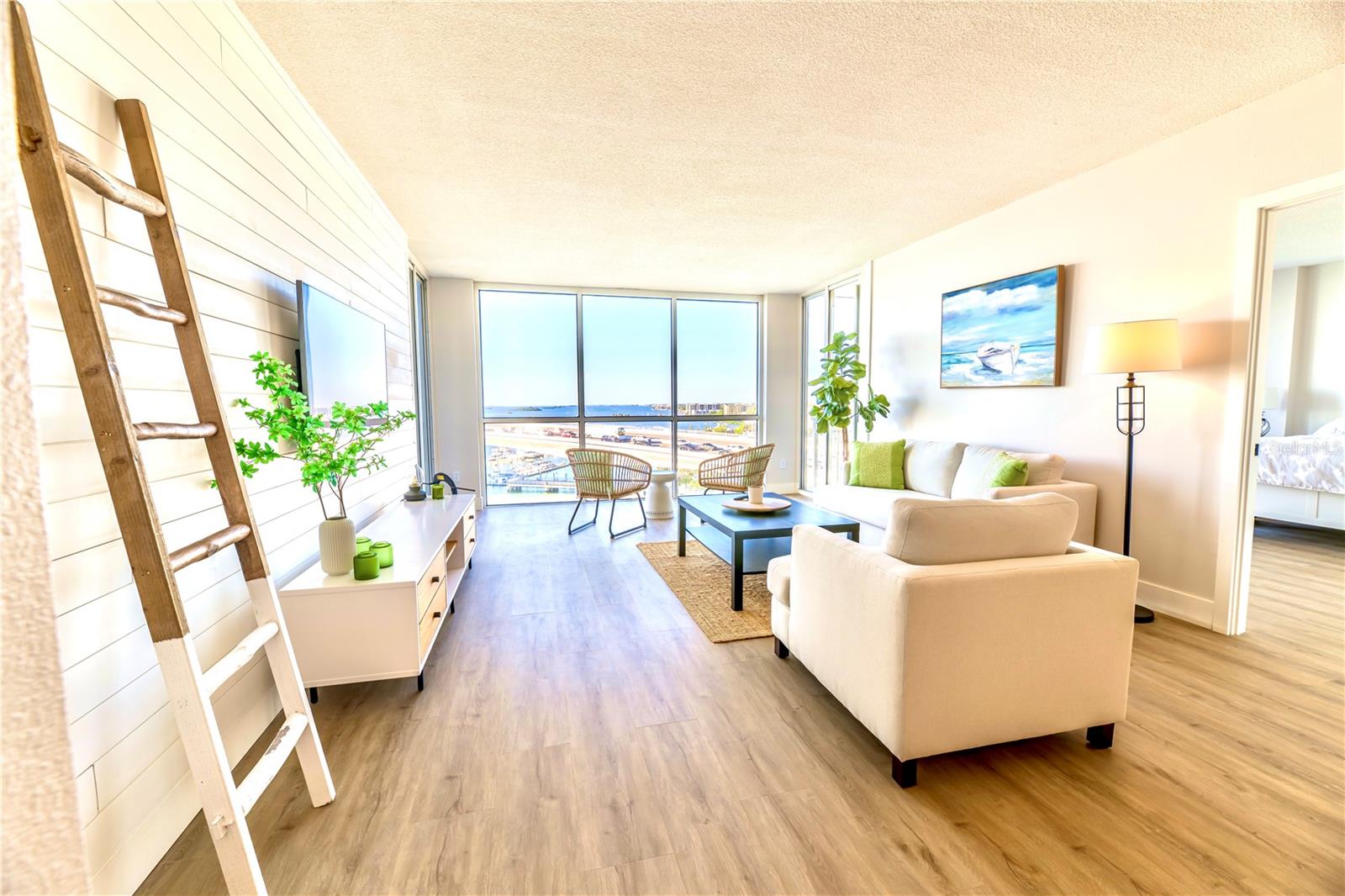 Image 18 of 45 For 100 Pierce Street 1102