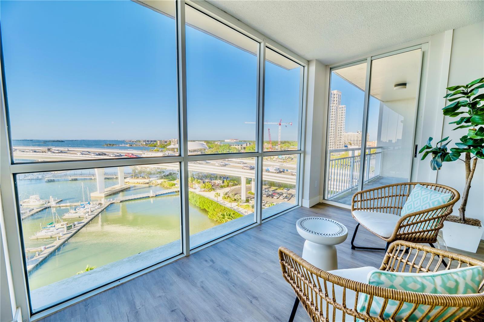 Image 19 of 45 For 100 Pierce Street 1102