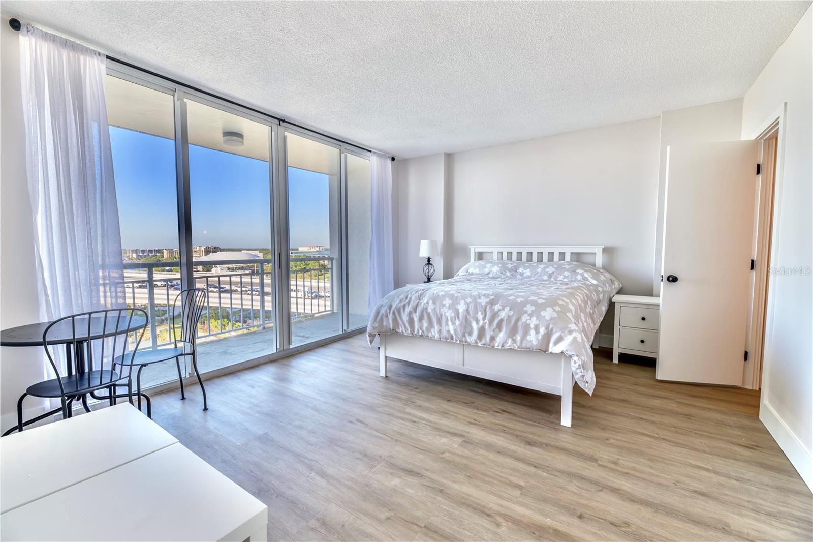 Image 20 of 45 For 100 Pierce Street 1102