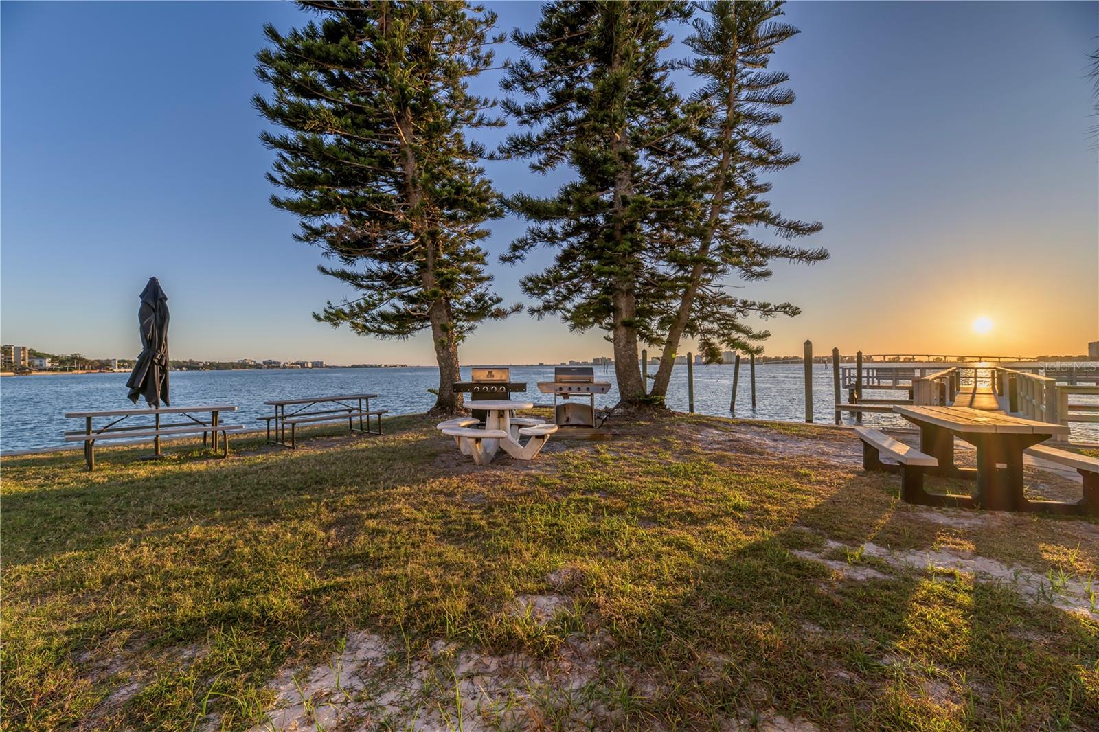 Image 26 of 45 For 100 Pierce Street 1102