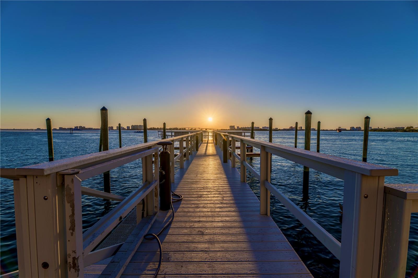 Image 27 of 45 For 100 Pierce Street 1102