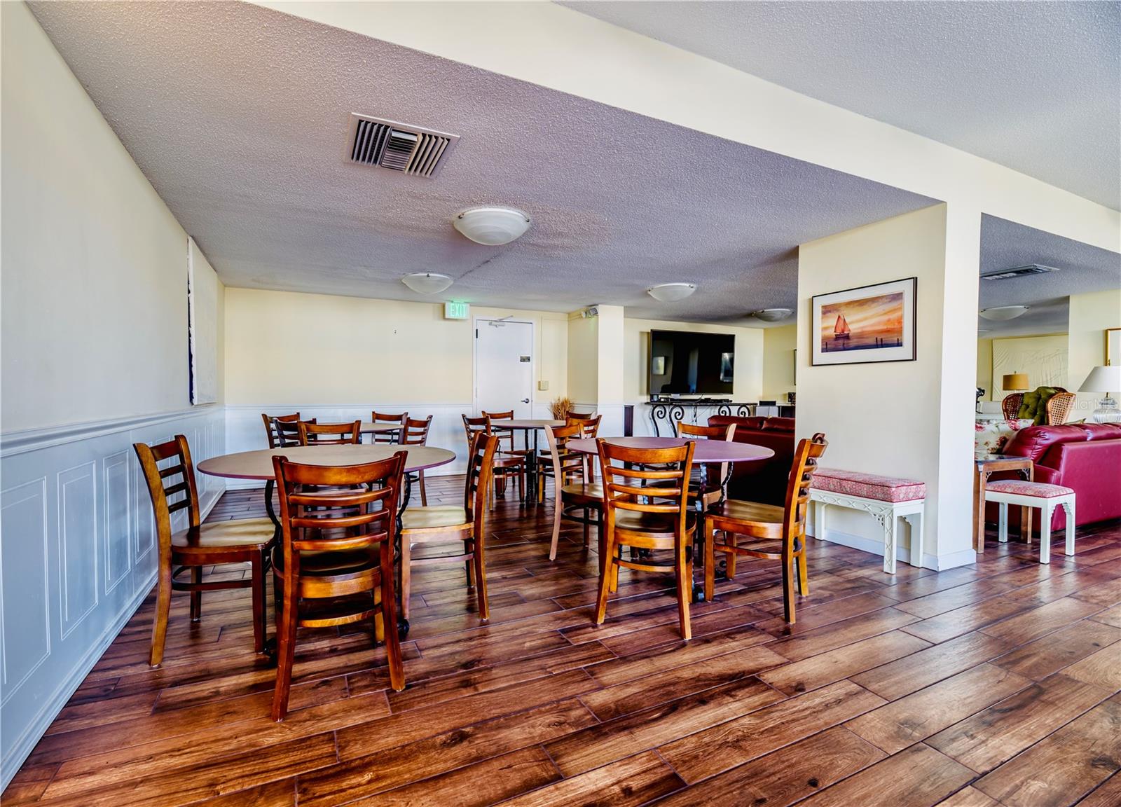 Image 31 of 45 For 100 Pierce Street 1102