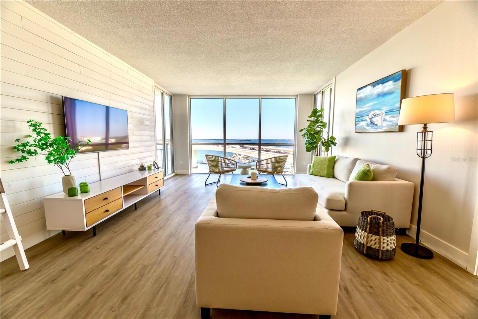 Image 4 of 45 For 100 Pierce Street 1102