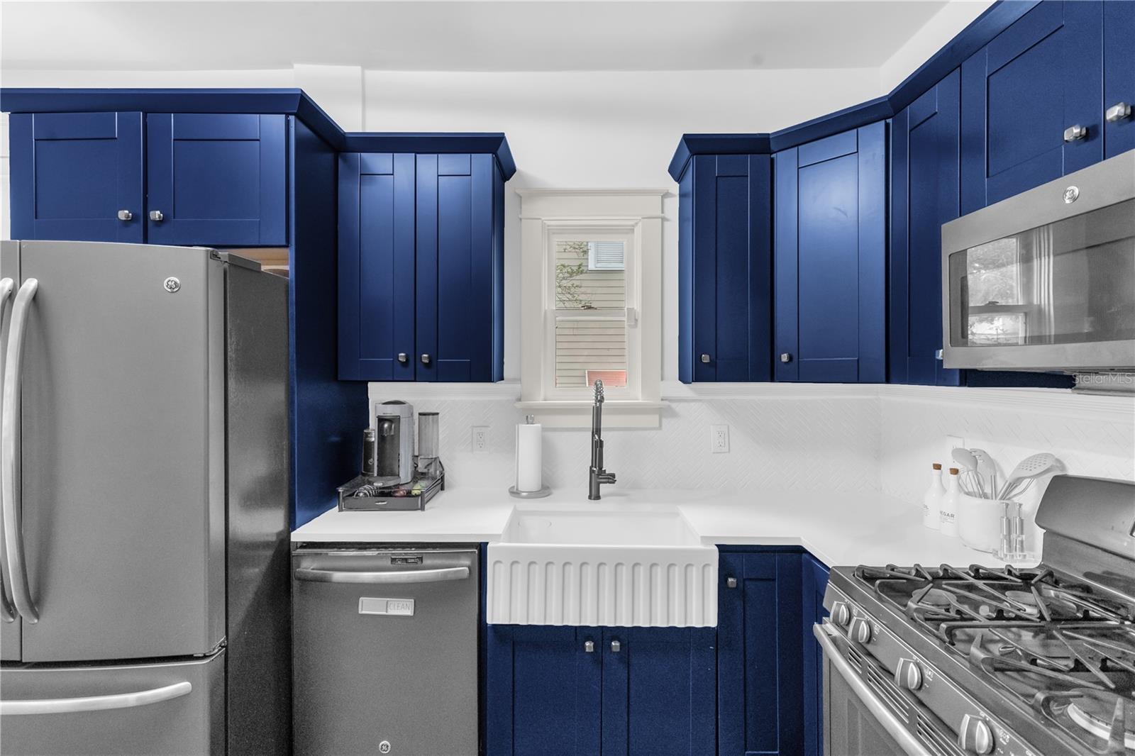 Image 10 of 29 For 508 Amelia Avenue