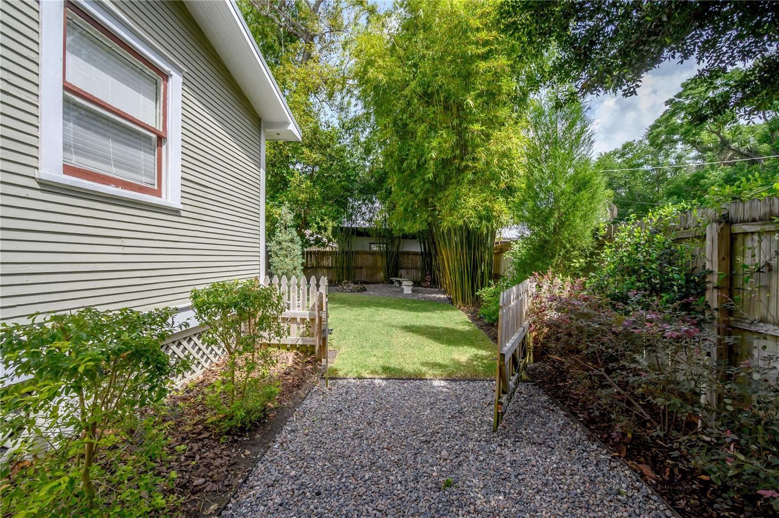 Image 24 of 29 For 508 Amelia Avenue