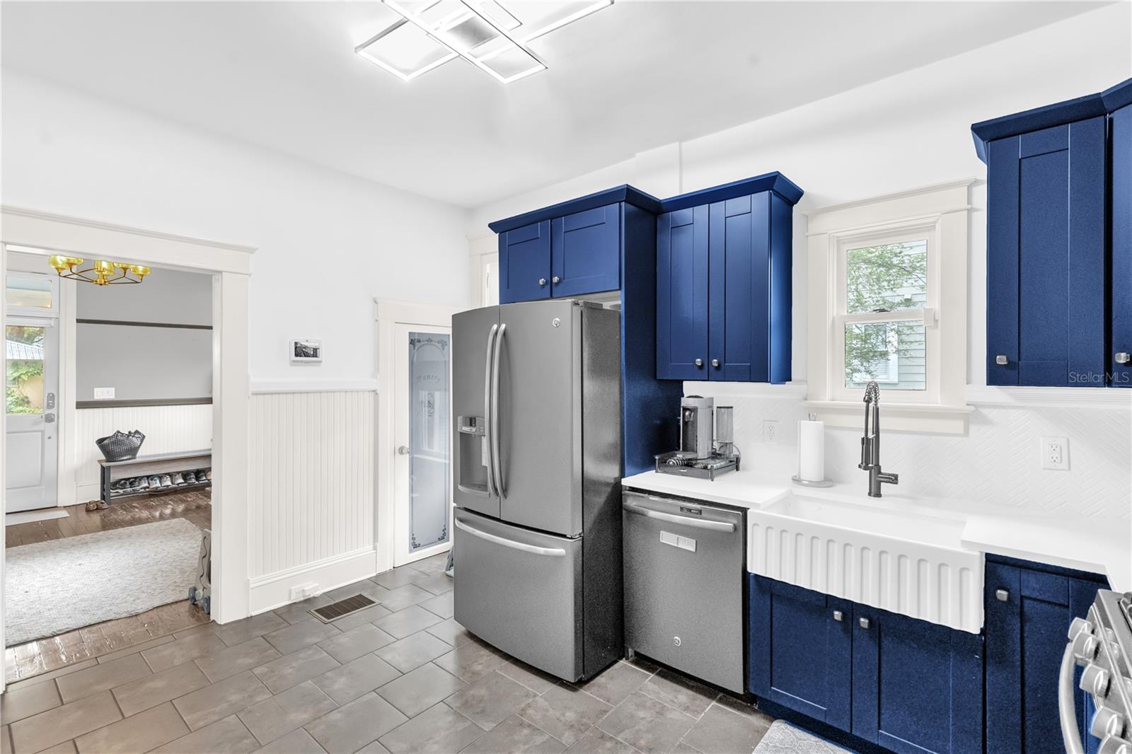 Image 8 of 29 For 508 Amelia Avenue