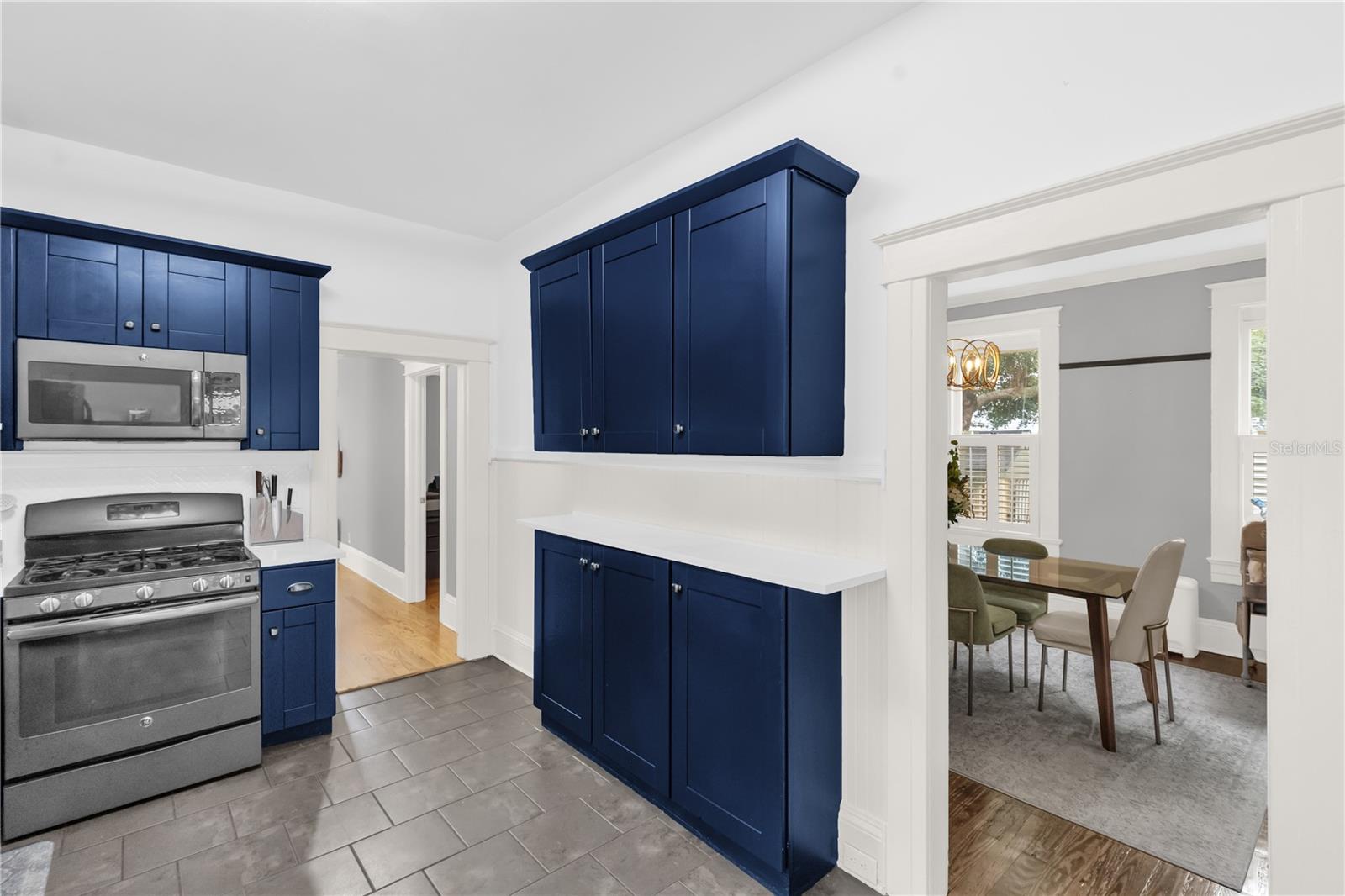 Image 9 of 29 For 508 Amelia Avenue