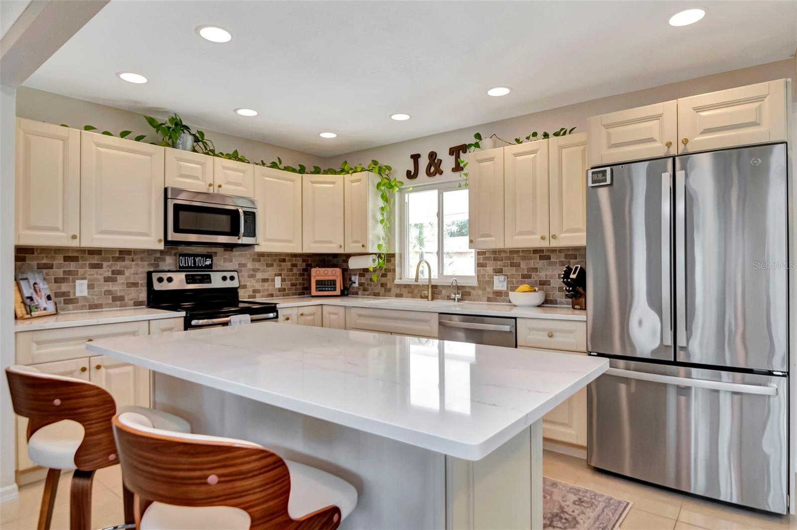 Image 12 of 37 For 6468 17th Terrace N