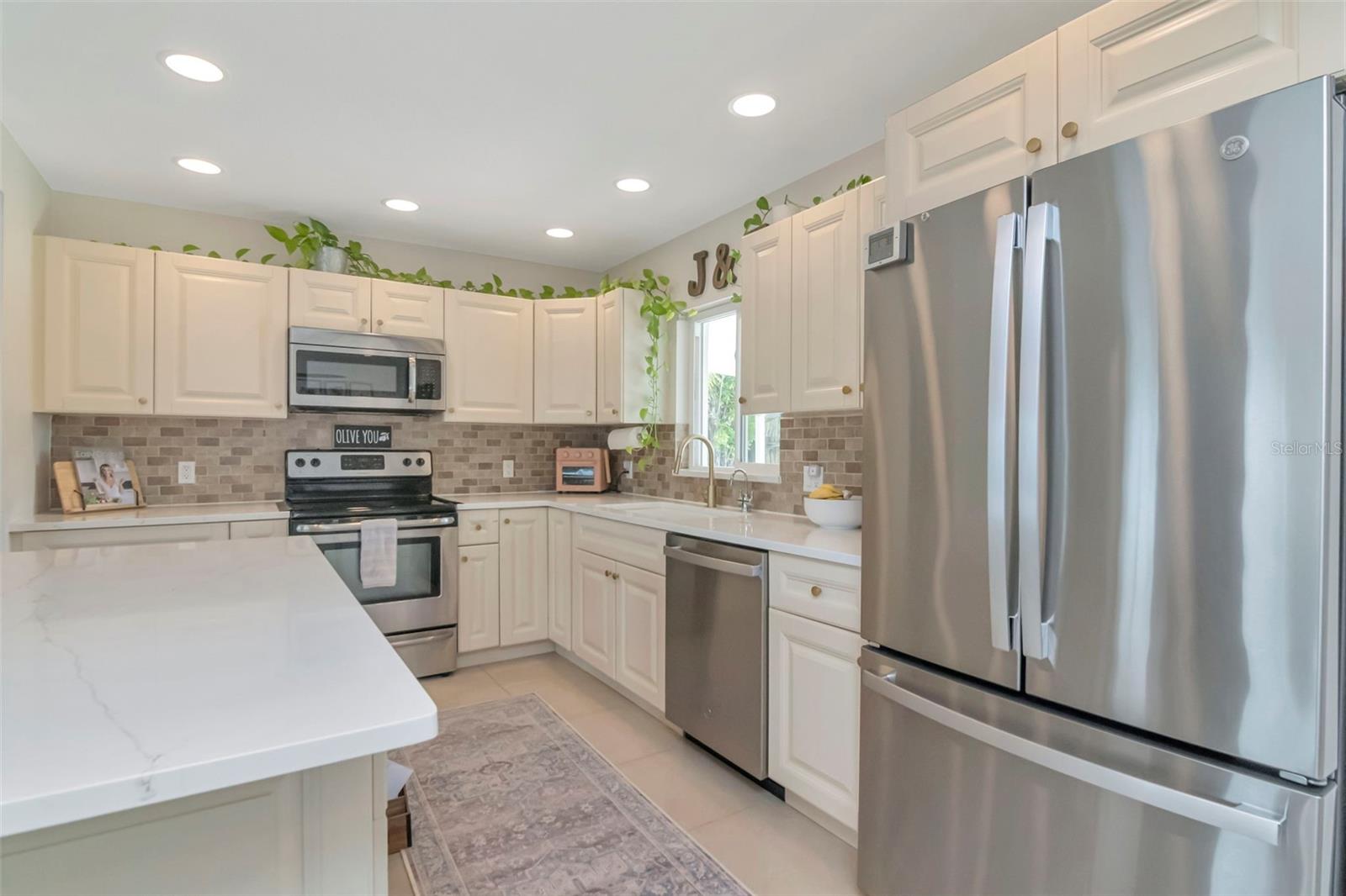 Image 13 of 37 For 6468 17th Terrace N