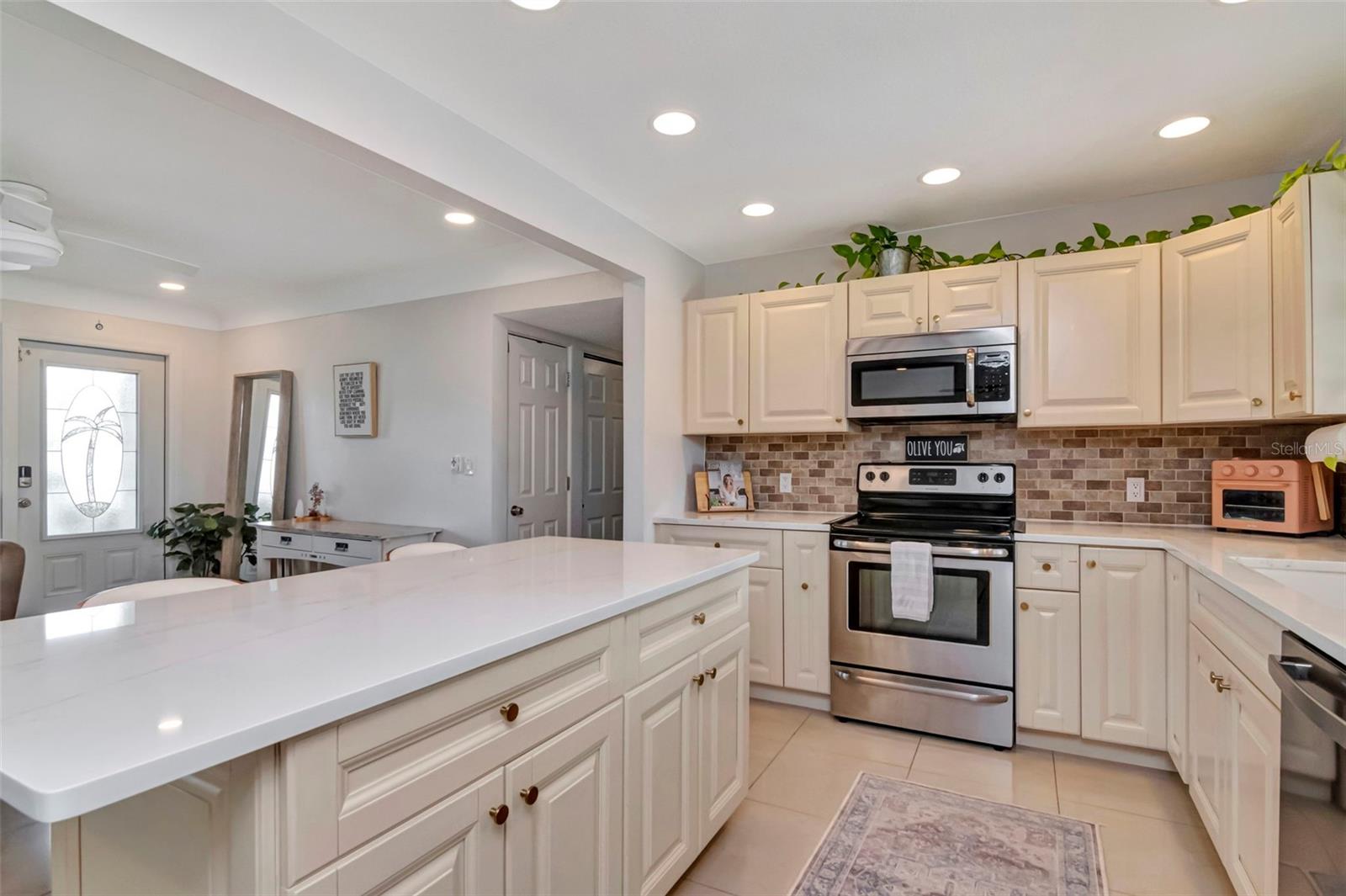 Image 14 of 37 For 6468 17th Terrace N