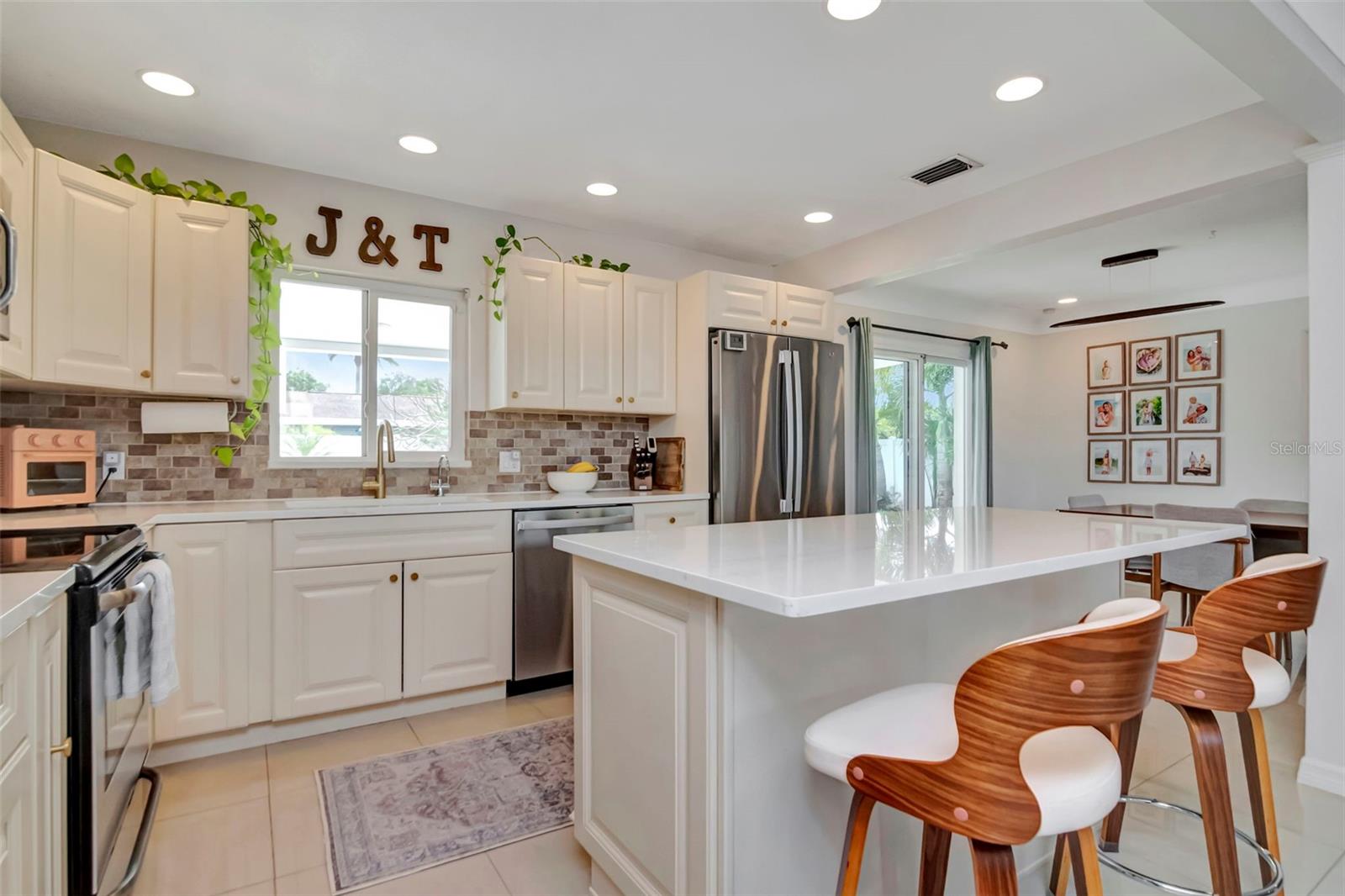 Image 15 of 37 For 6468 17th Terrace N