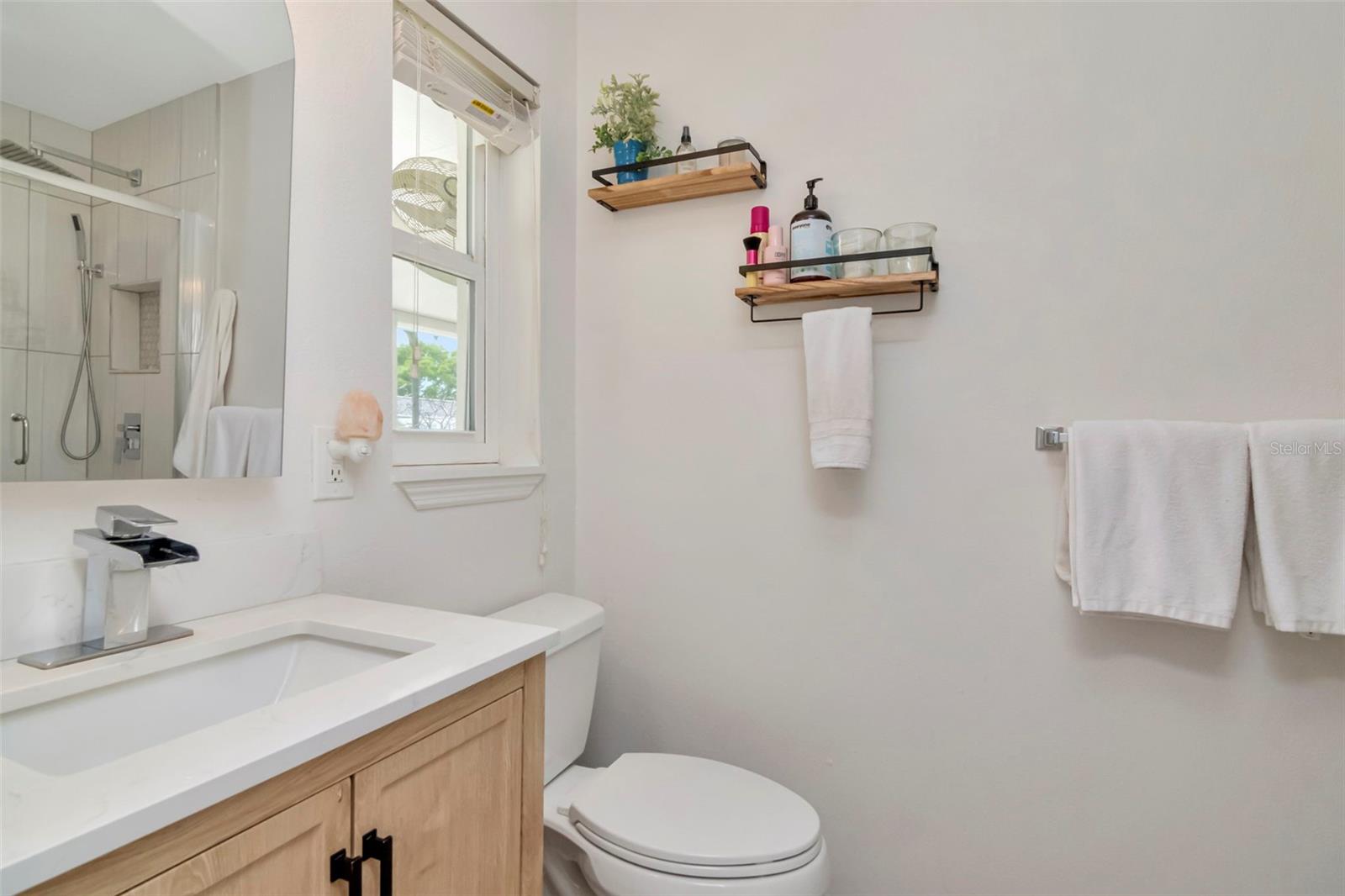 Image 19 of 37 For 6468 17th Terrace N