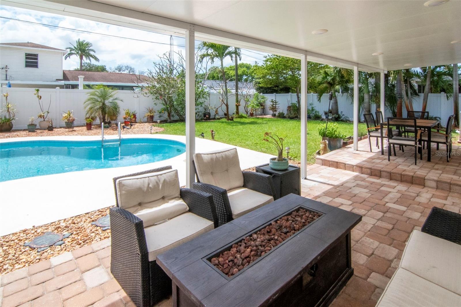 Image 26 of 37 For 6468 17th Terrace N