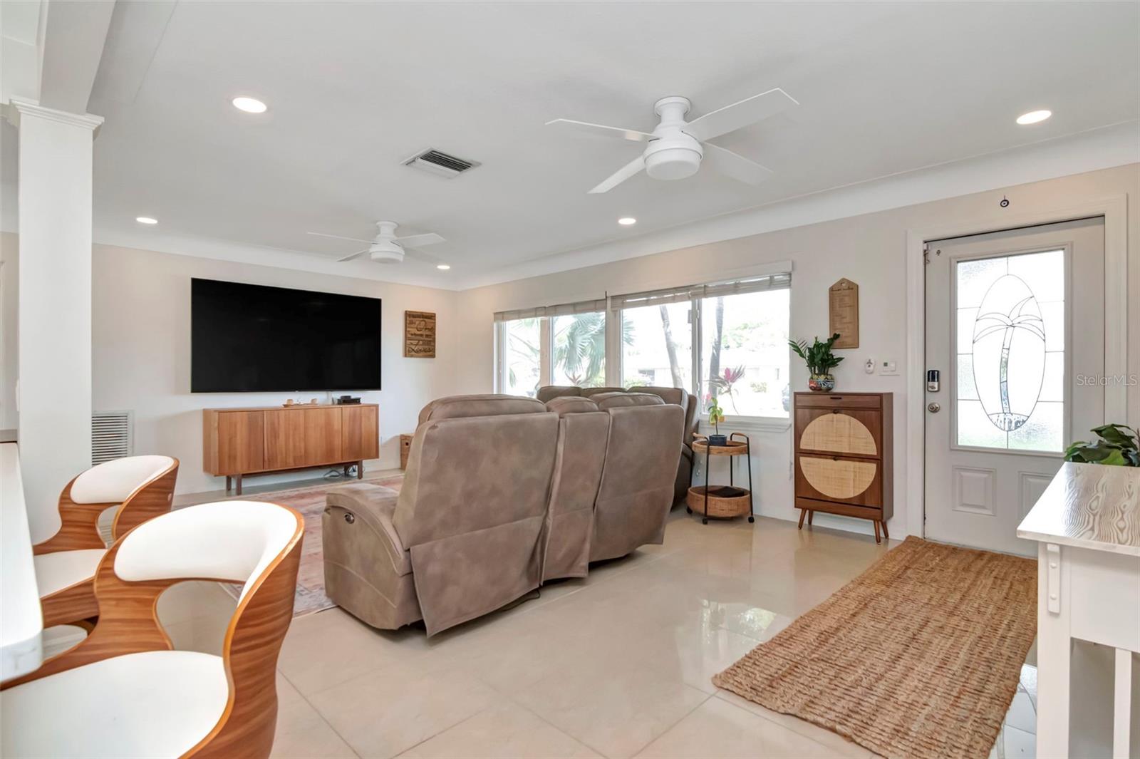 Image 7 of 37 For 6468 17th Terrace N