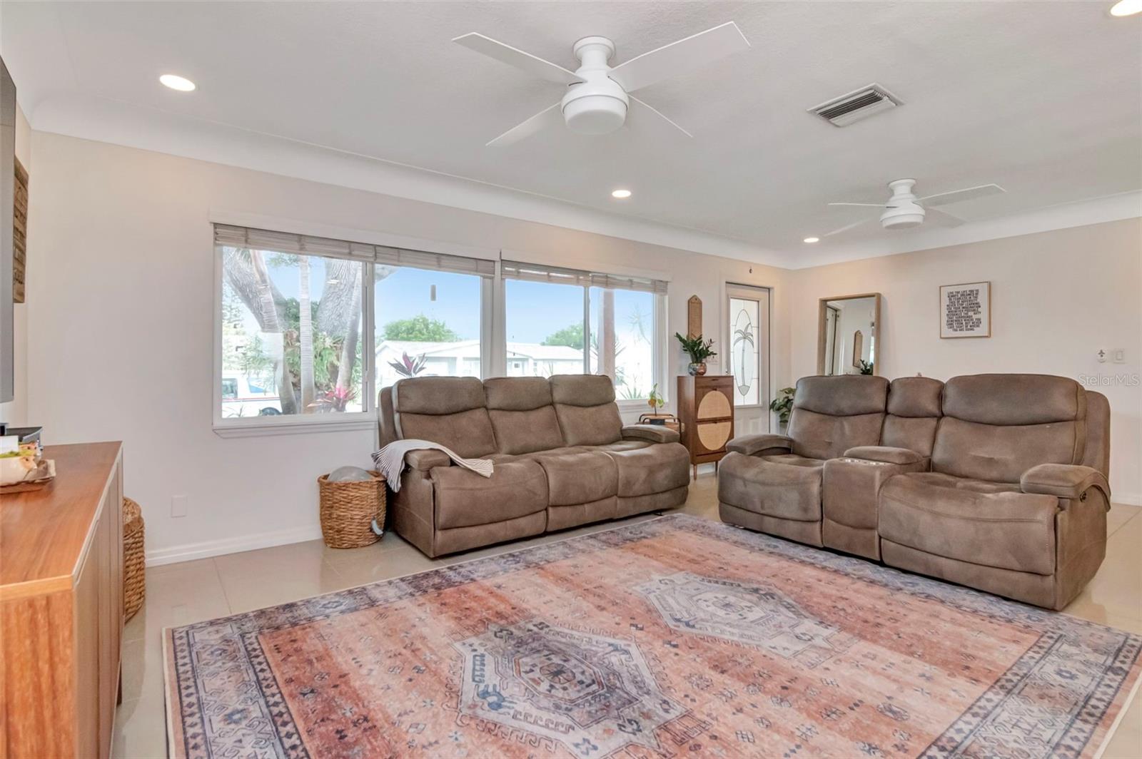 Image 9 of 37 For 6468 17th Terrace N