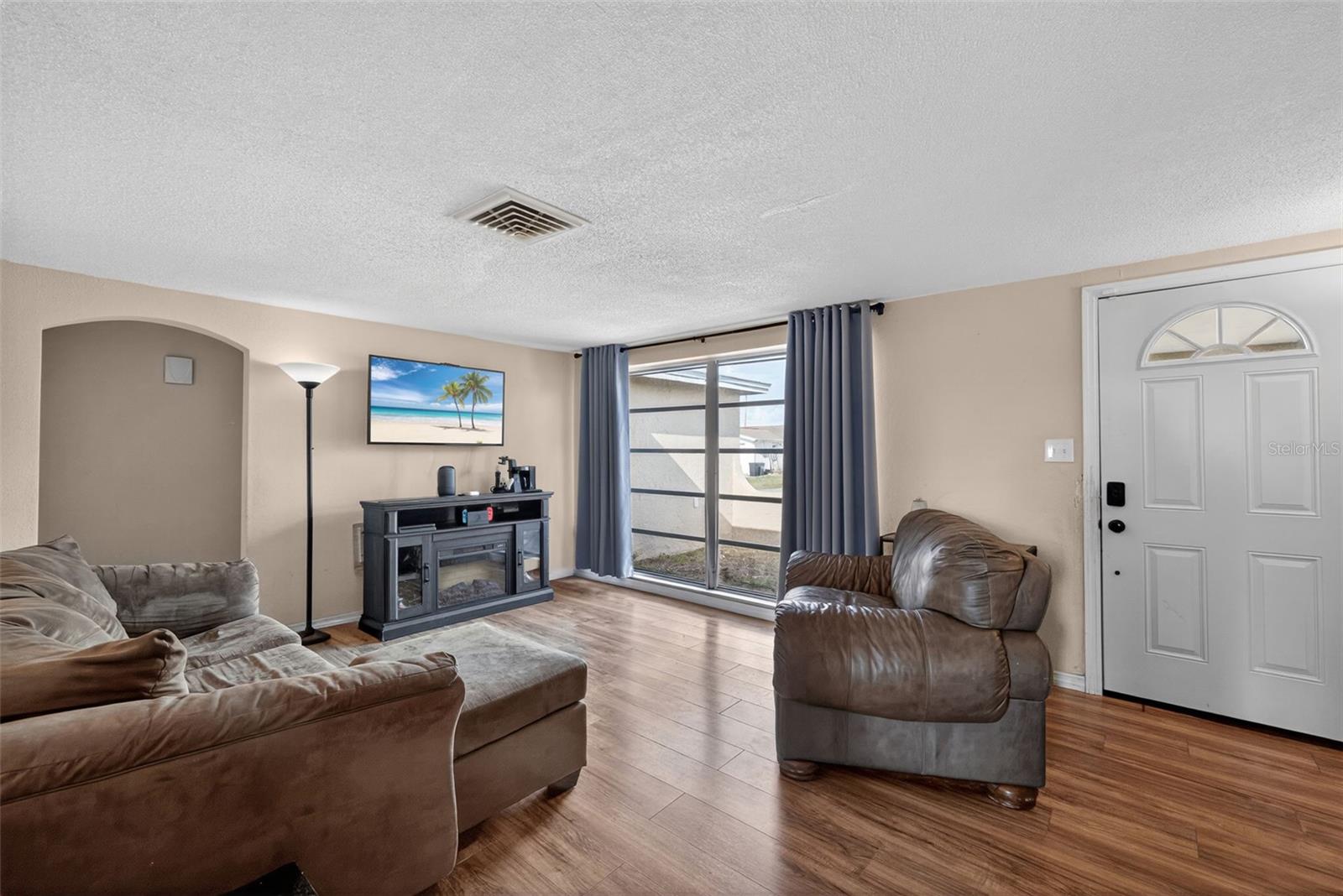 Image 4 of 57 For 9745 Richwood Lane