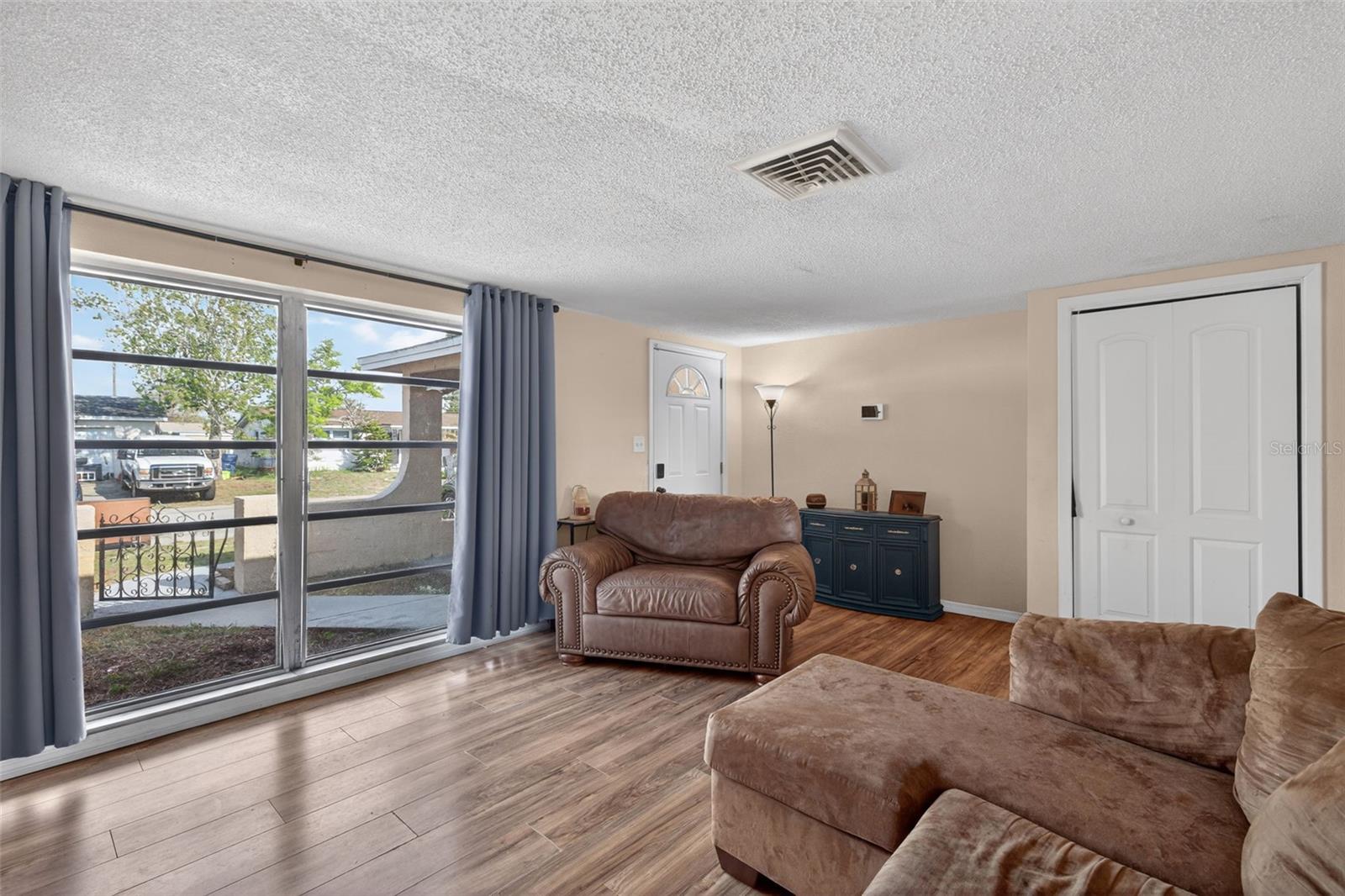 Image 6 of 57 For 9745 Richwood Lane