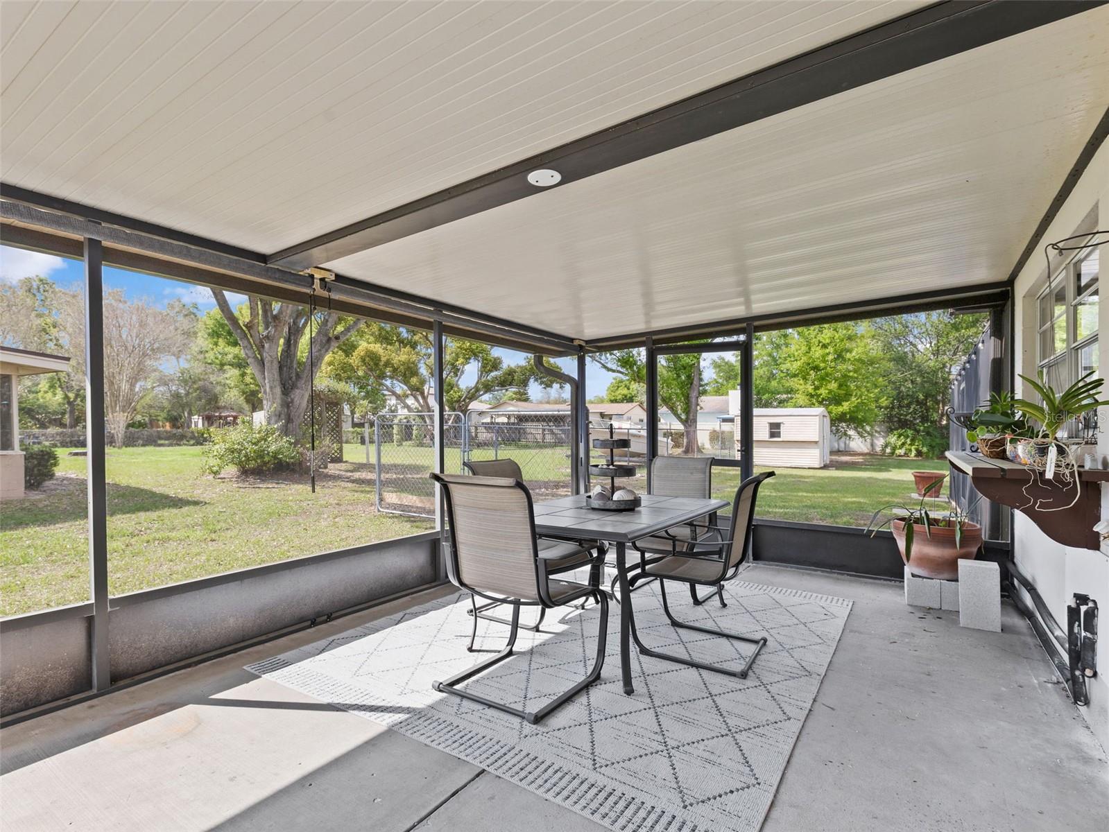 Image 27 of 46 For 322 Hollowtree Drive