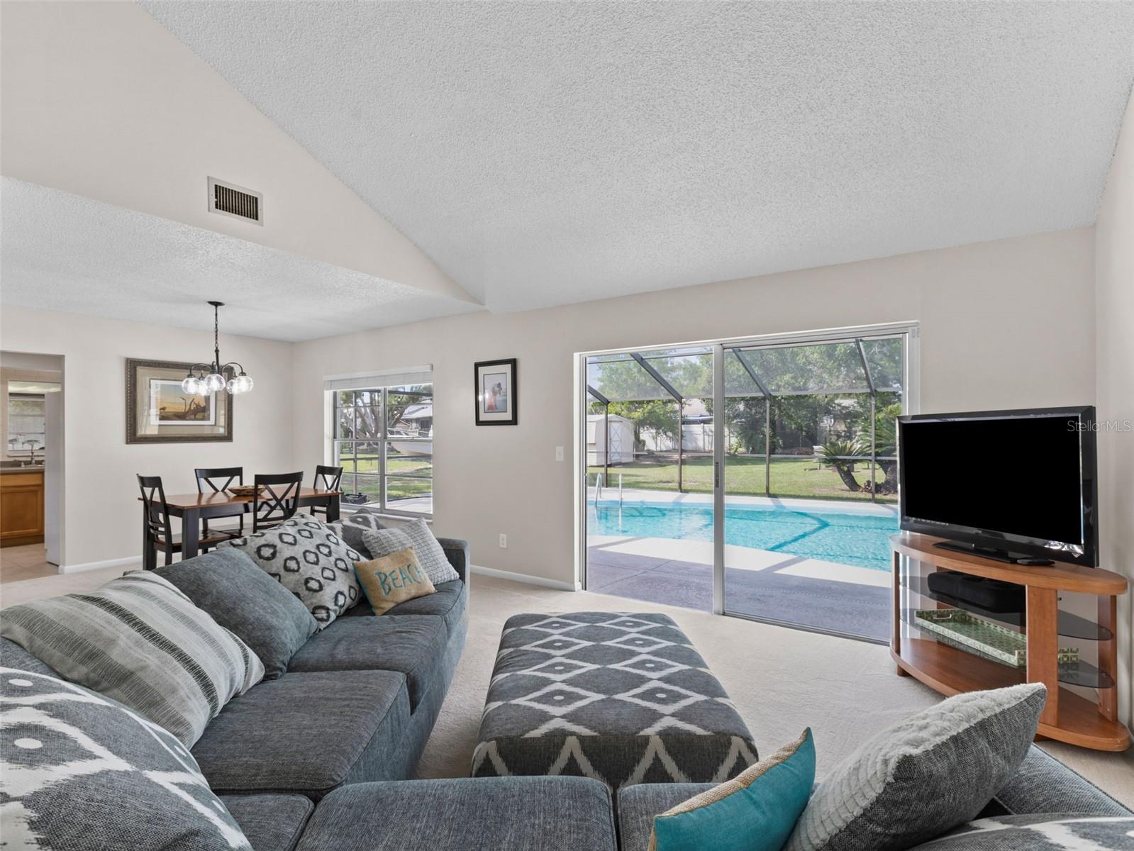 Image 8 of 46 For 322 Hollowtree Drive