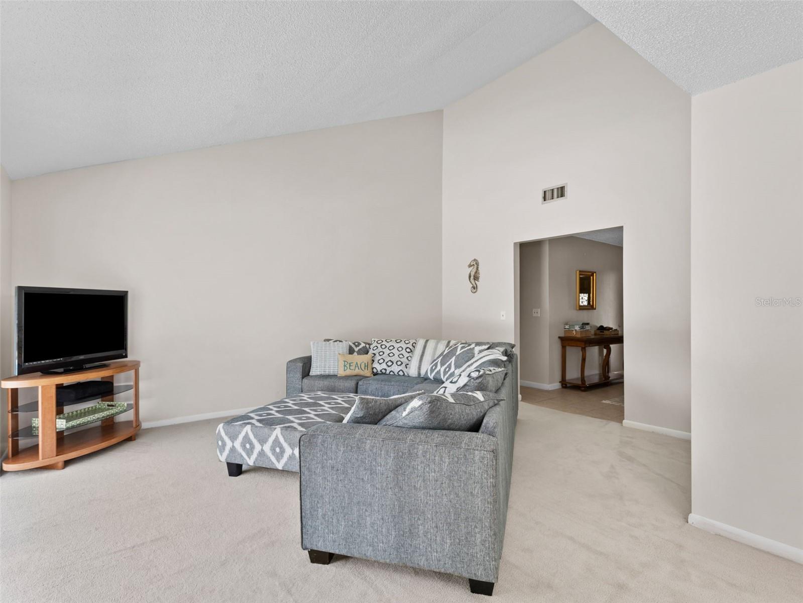 Image 9 of 46 For 322 Hollowtree Drive