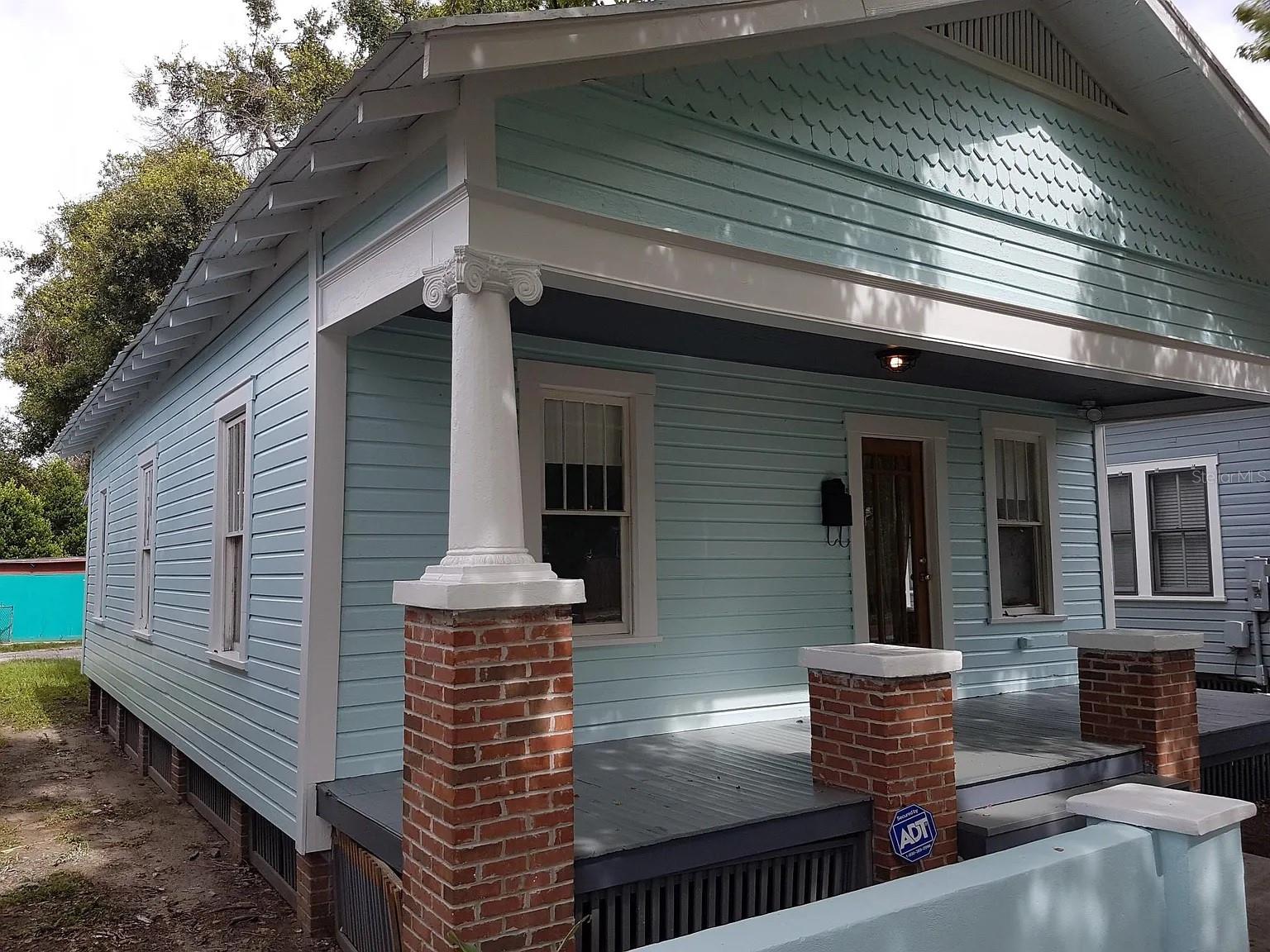 Listing photo id 10 for 2707 19th Street