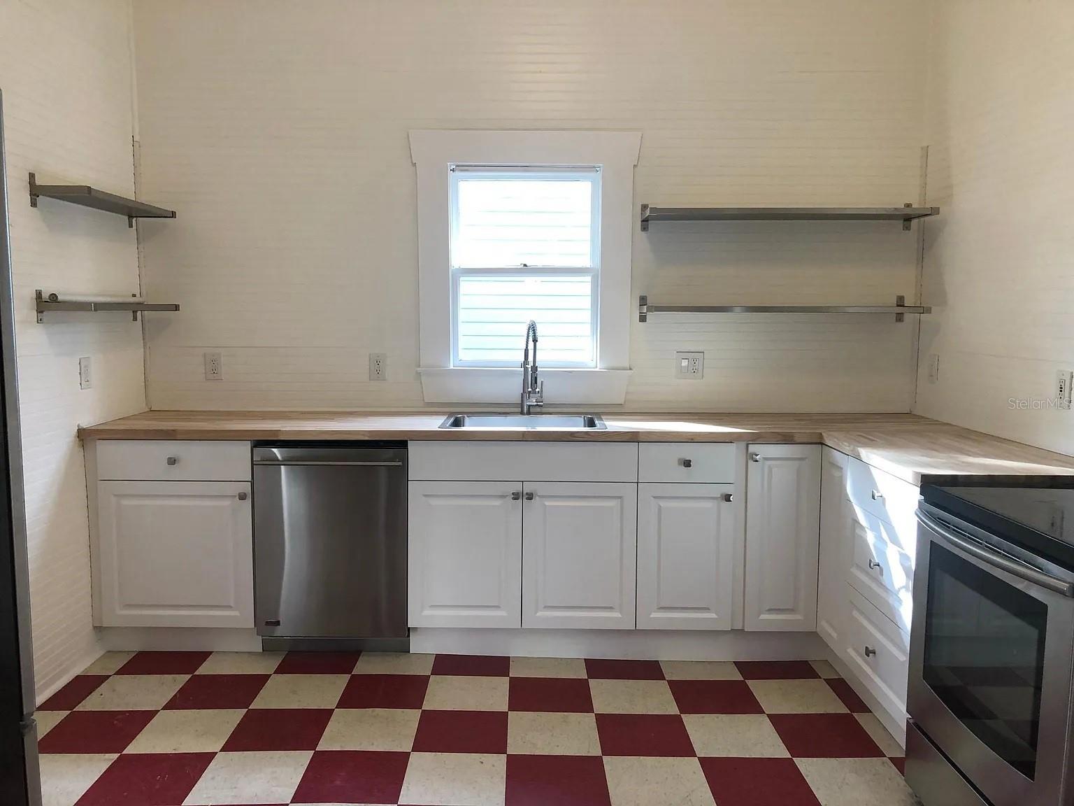 Listing photo id 0 for 2707 19th Street