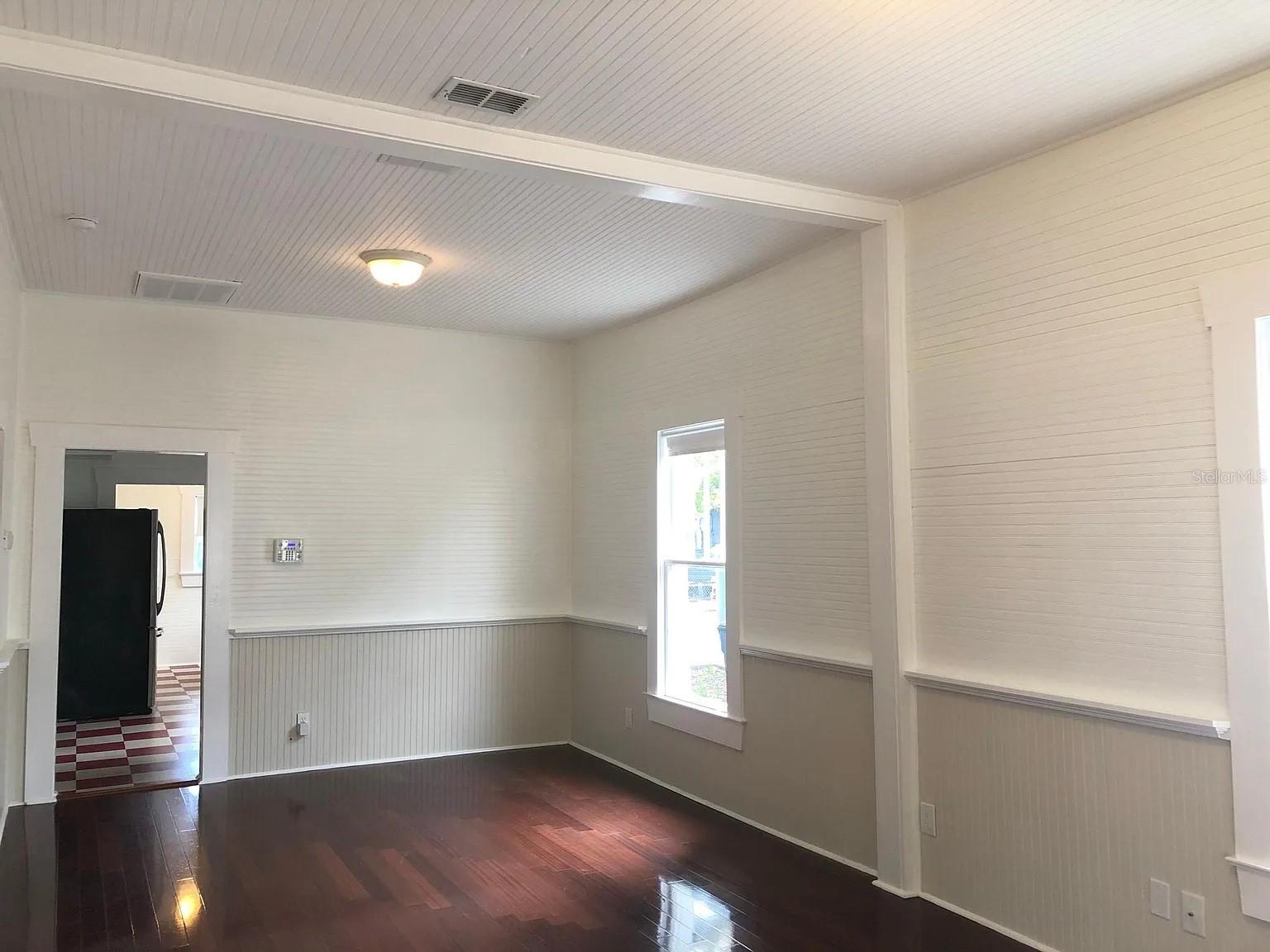 Listing photo id 2 for 2707 19th Street