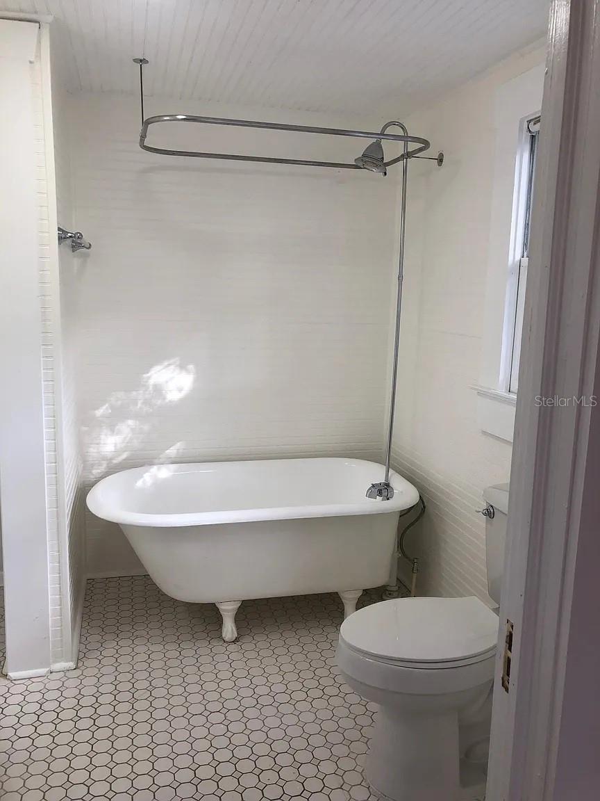 Listing photo id 3 for 2707 19th Street