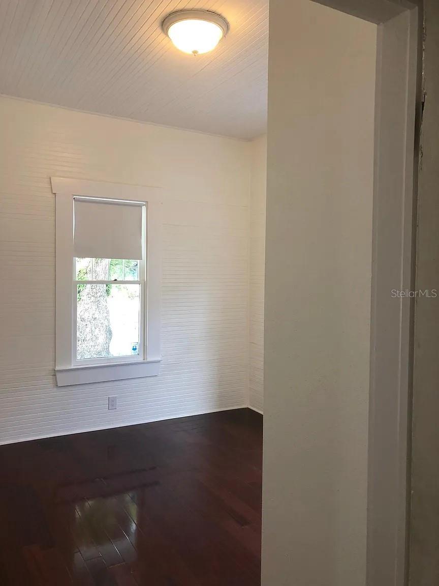 Listing photo id 6 for 2707 19th Street