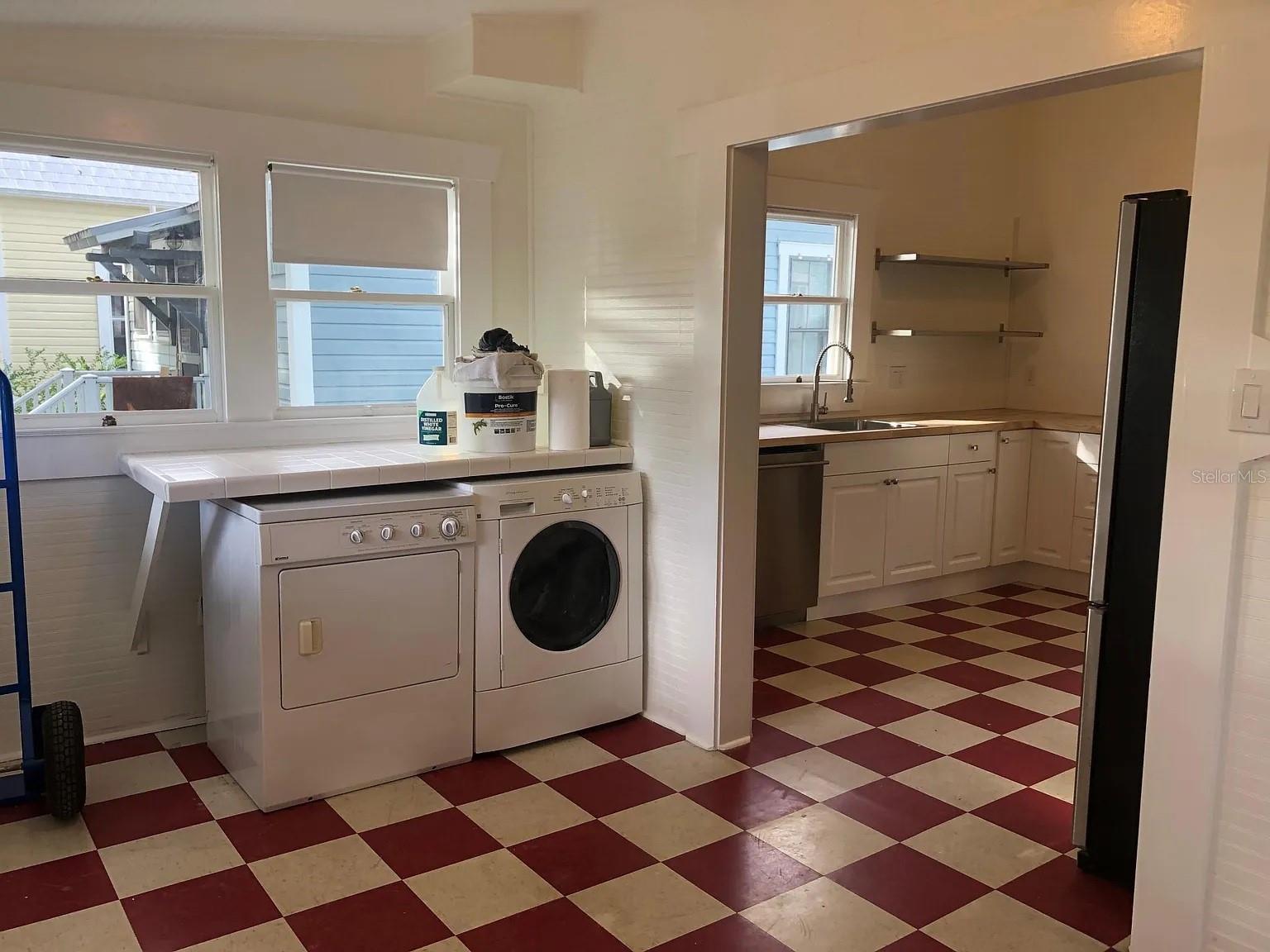 Listing photo id 7 for 2707 19th Street