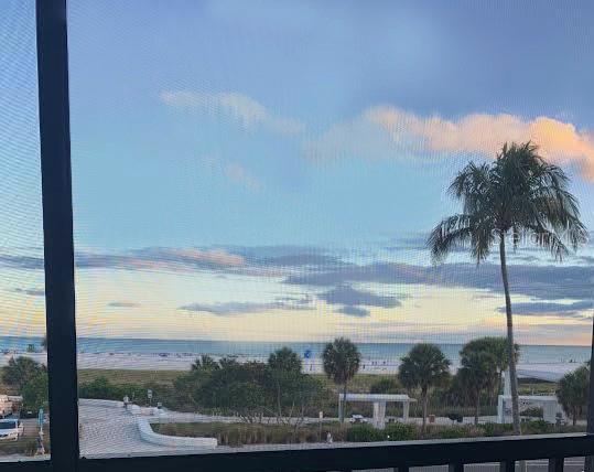 Image 21 of 24 For 757 Beach Road 308