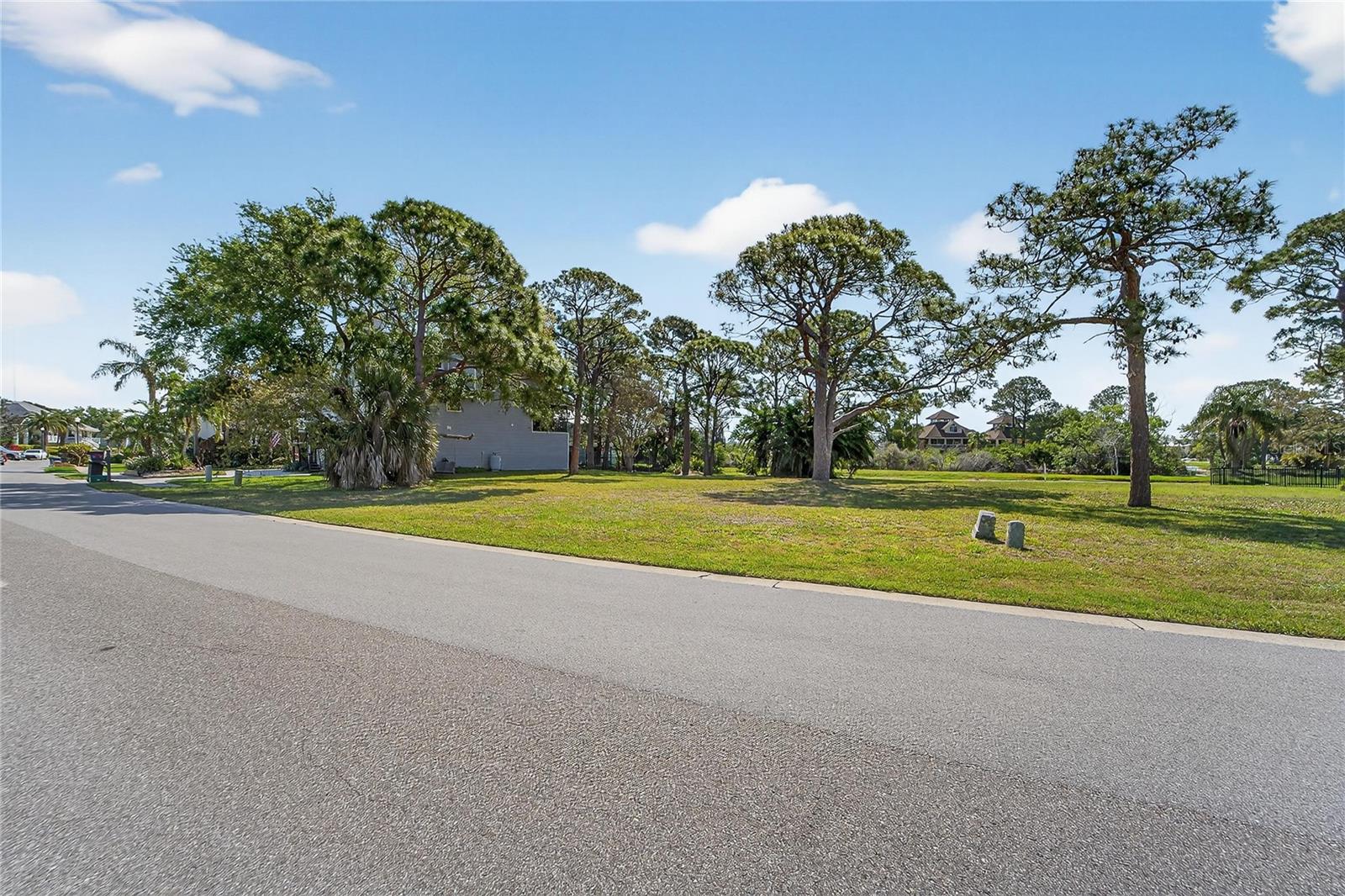 Image 10 of 28 For Pointe Alexis Drive