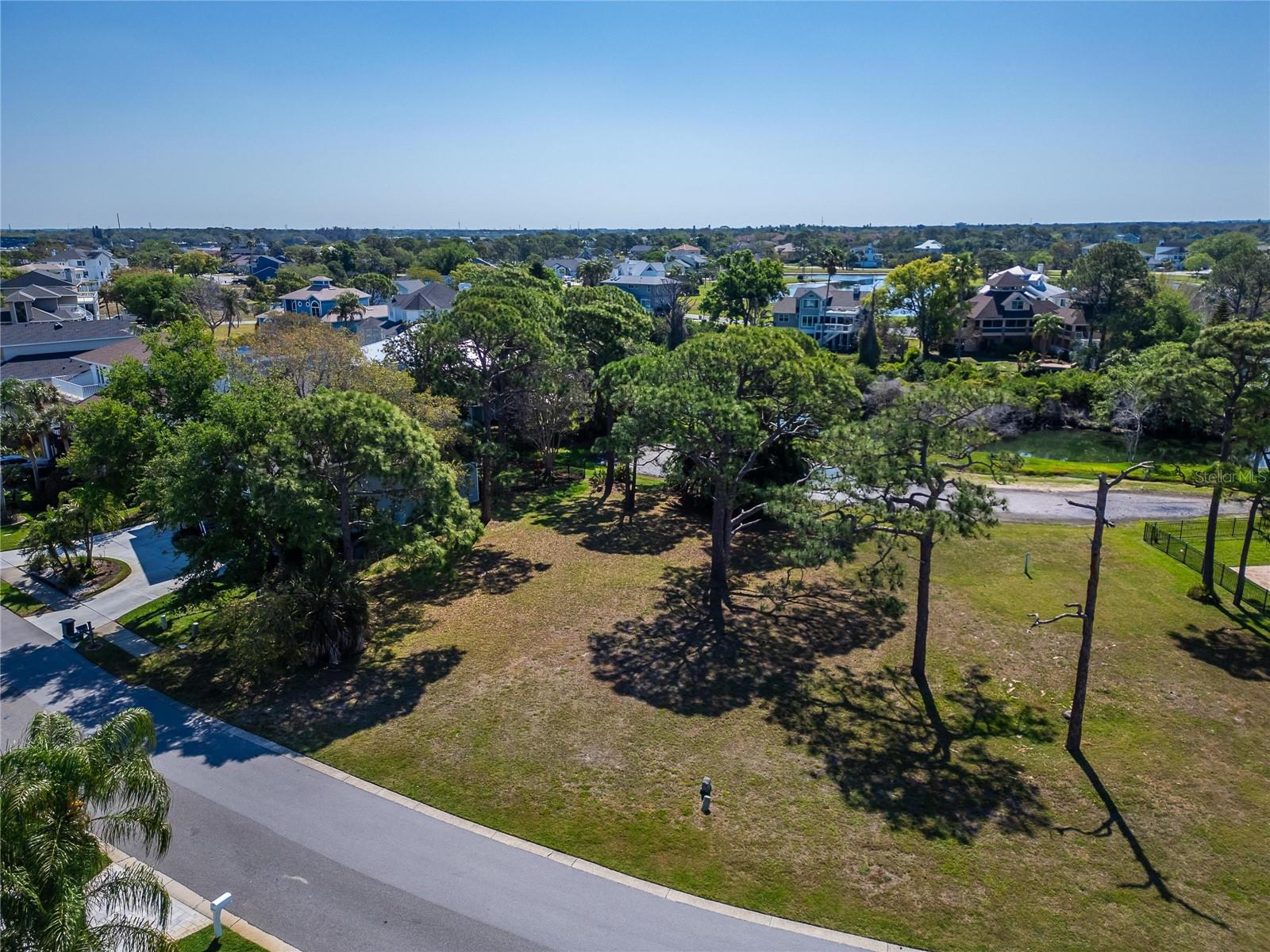 Image 16 of 28 For Pointe Alexis Drive