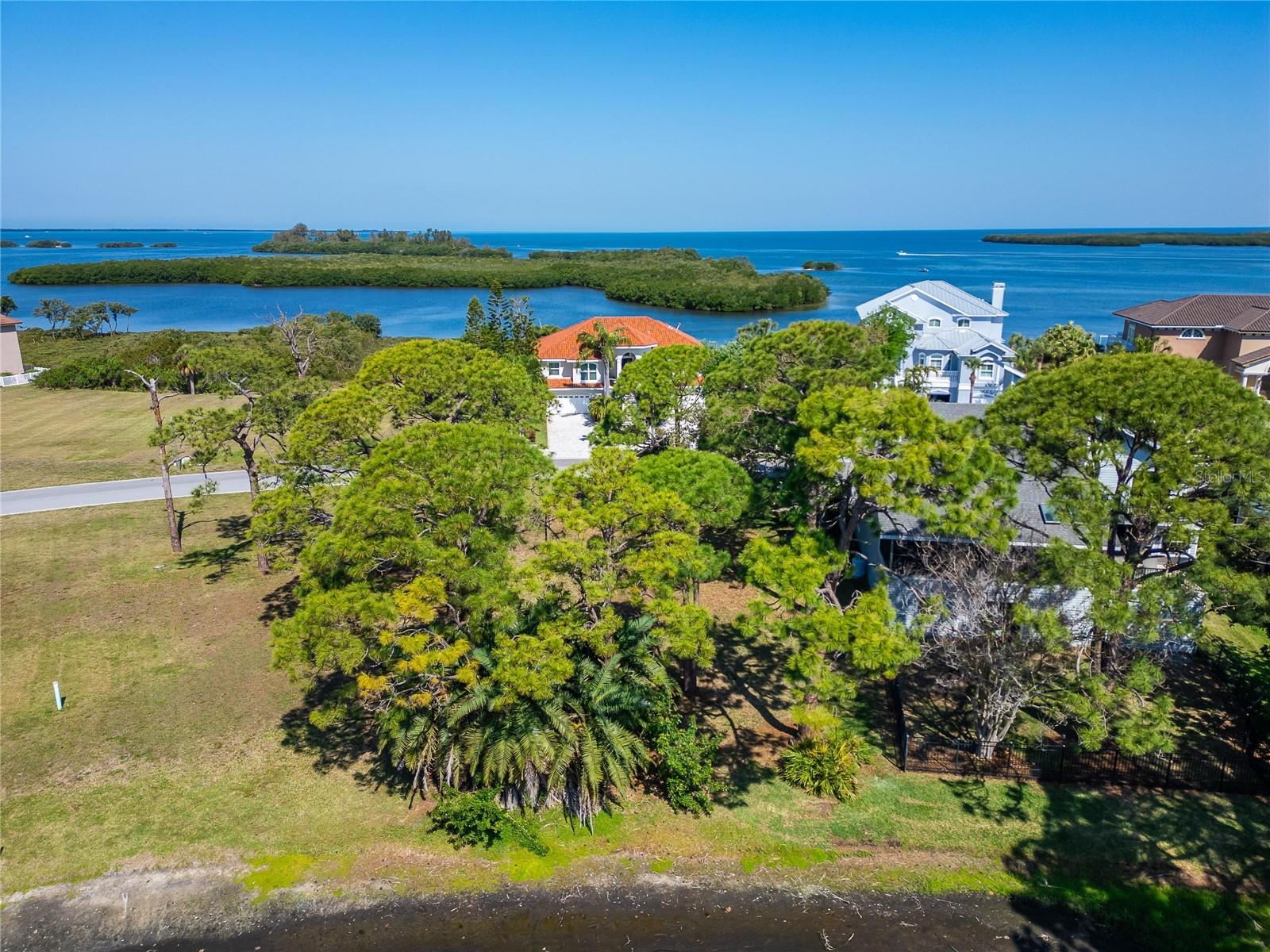 Image 18 of 28 For Pointe Alexis Drive